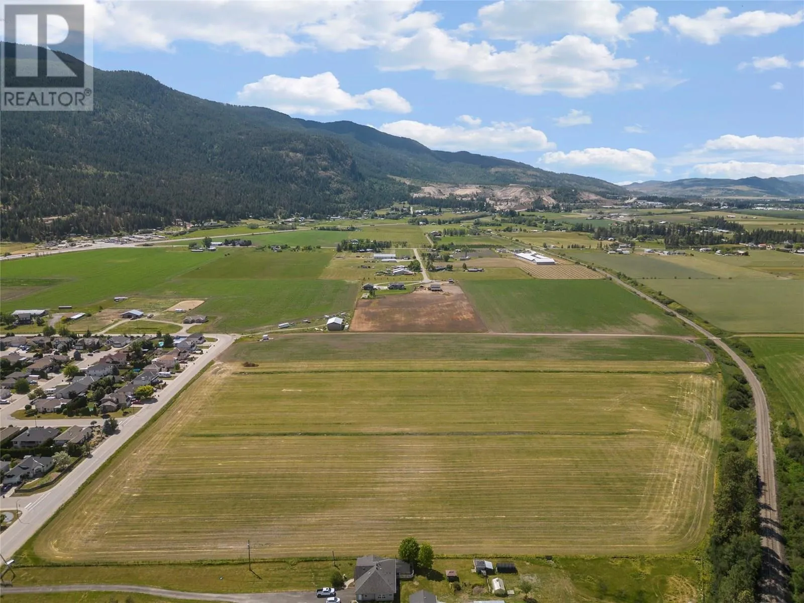 Other for rent: 2049 Okanagan Street, Armstrong, British Columbia V4V 0B7