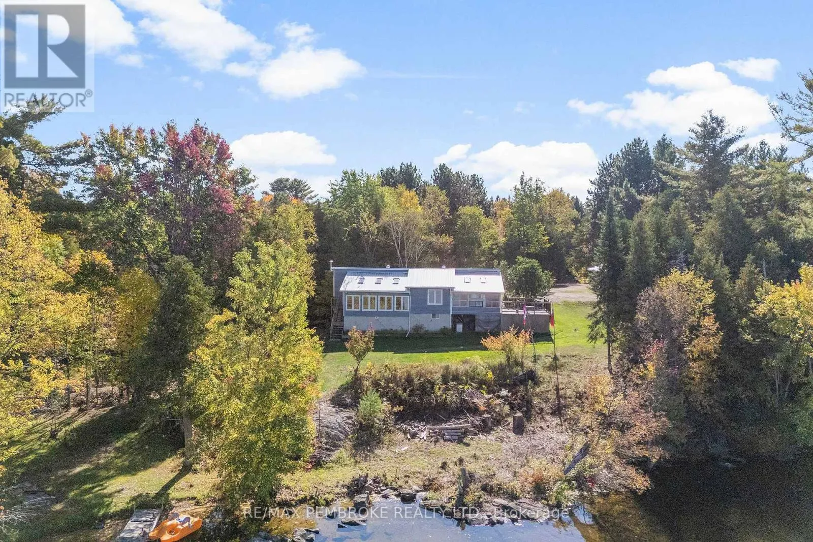 House for rent: 204b Hawkins Drive, Killaloe, Hagarty and Richards, Ontario K0J 2A0