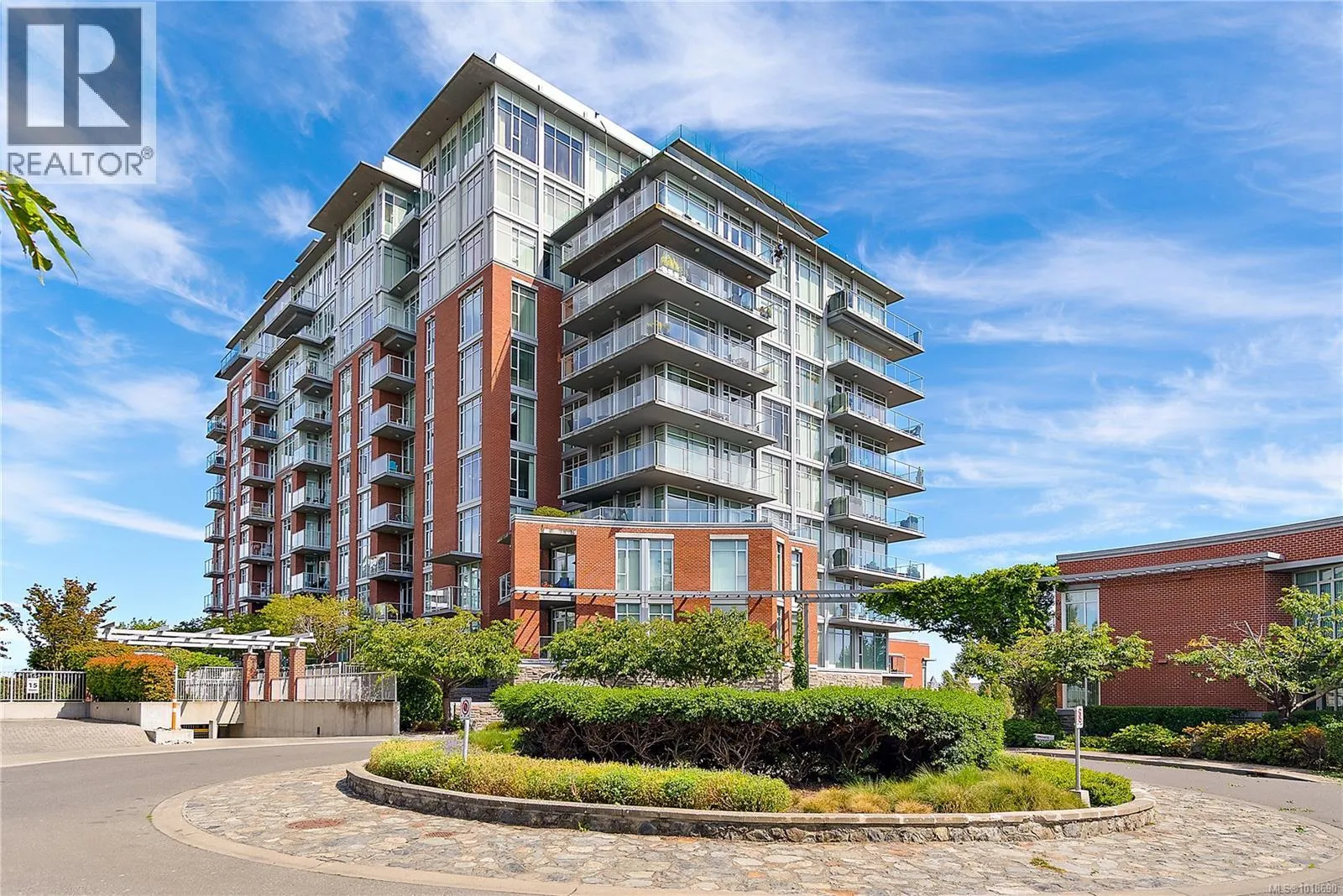 Apartment for rent: 205 100 Saghalie Rd, Victoria, British Columbia V9A 0A1