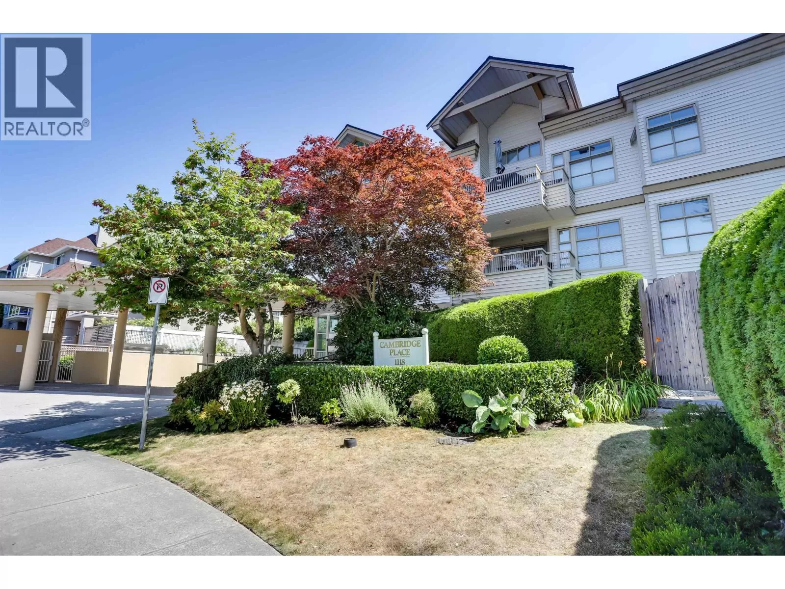 Apartment for rent: 205 1118 55th Street, Delta, British Columbia V4M 3J8