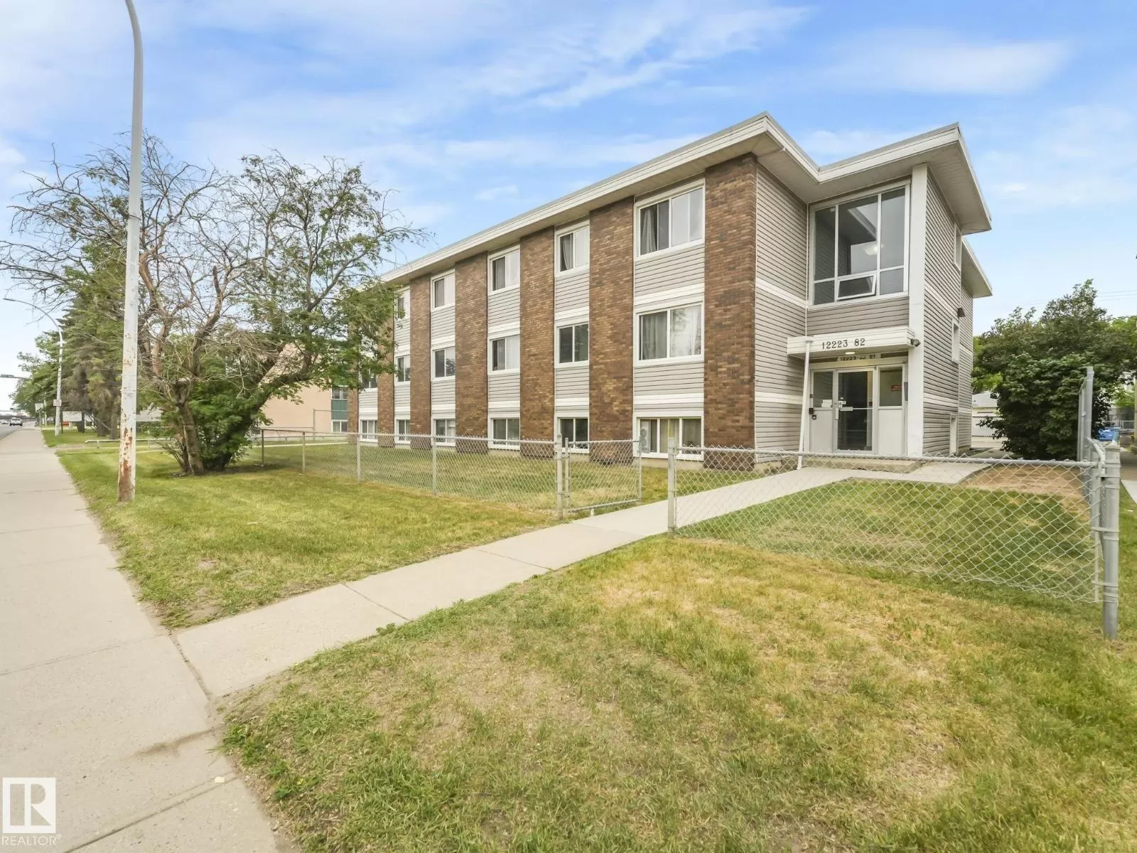 Apartment for rent: #205 12223 82 St Nw, Edmonton, Alberta T5B 2W9