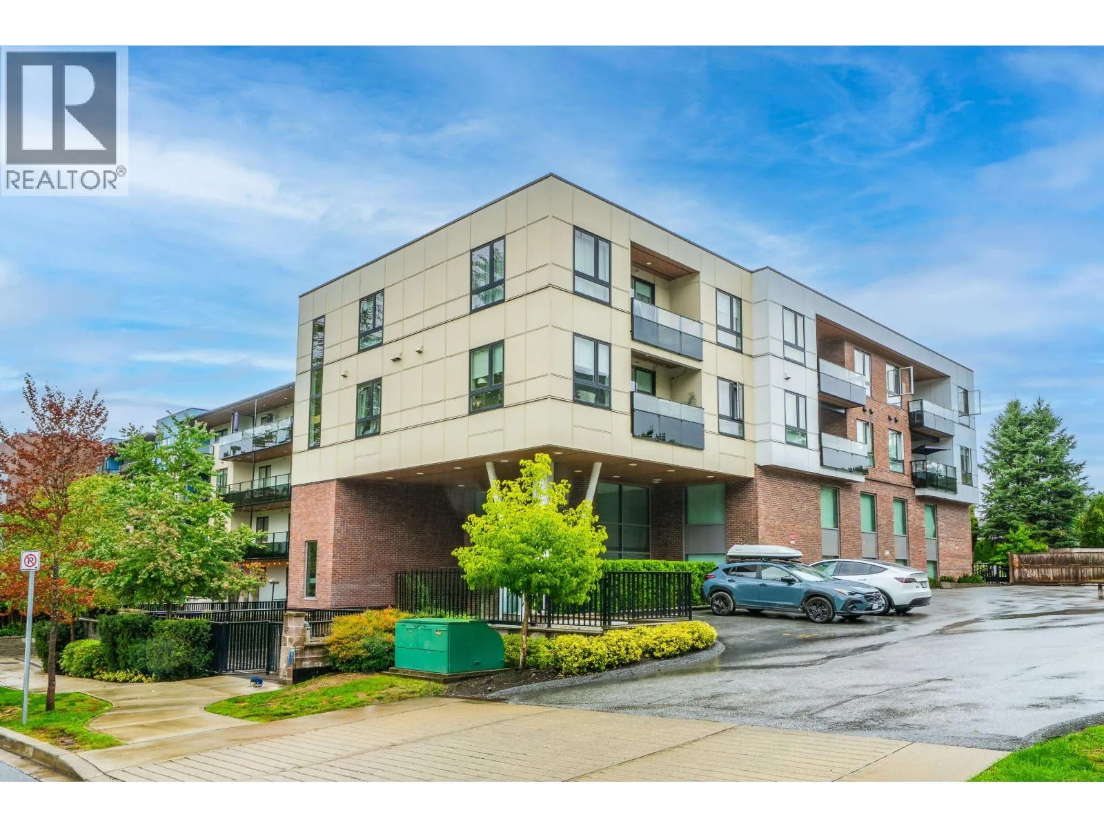 Apartment for rent: 205 12320 222 Street, Maple Ridge, British Columbia V2X 4K8