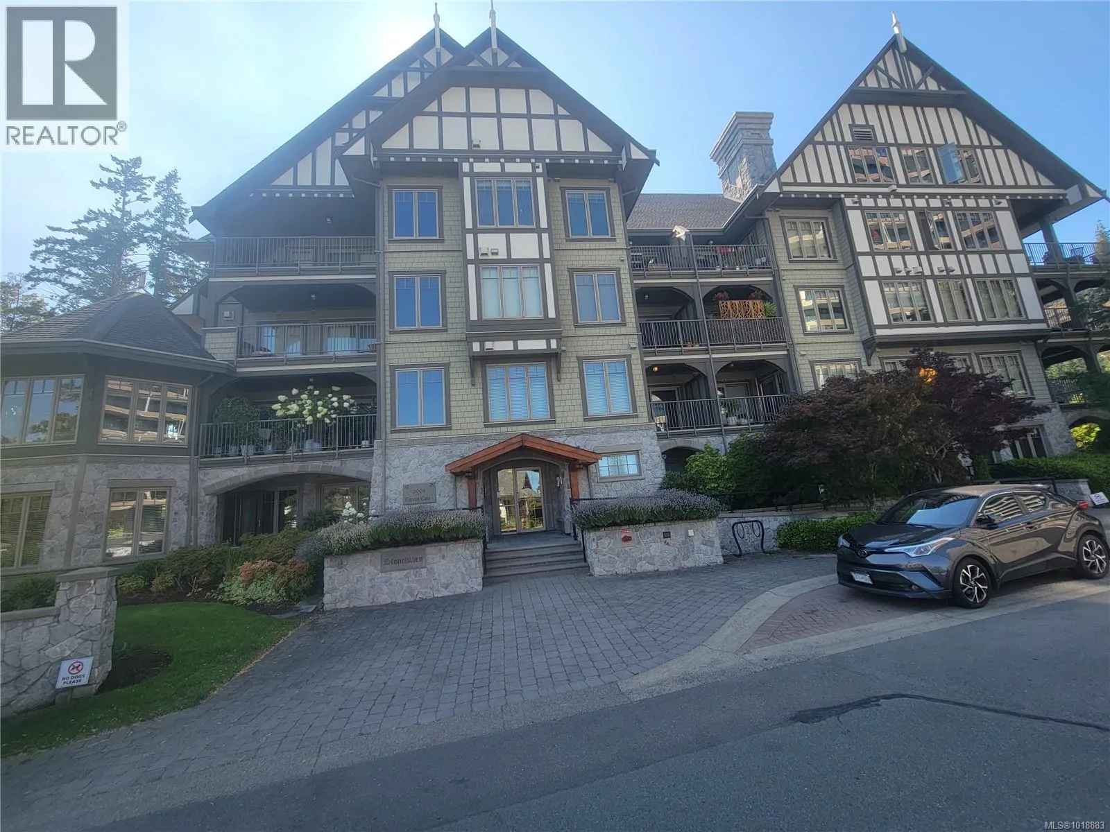 Apartment for rent: 205 2006 Troon Crt, Langford, British Columbia V9B 6T4