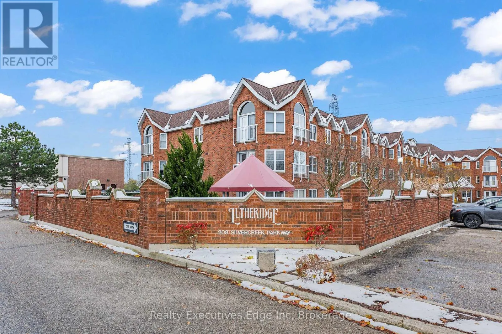 205 - 208 Silvercreek Parkway N, Guelph, Ontario N1H 8H2