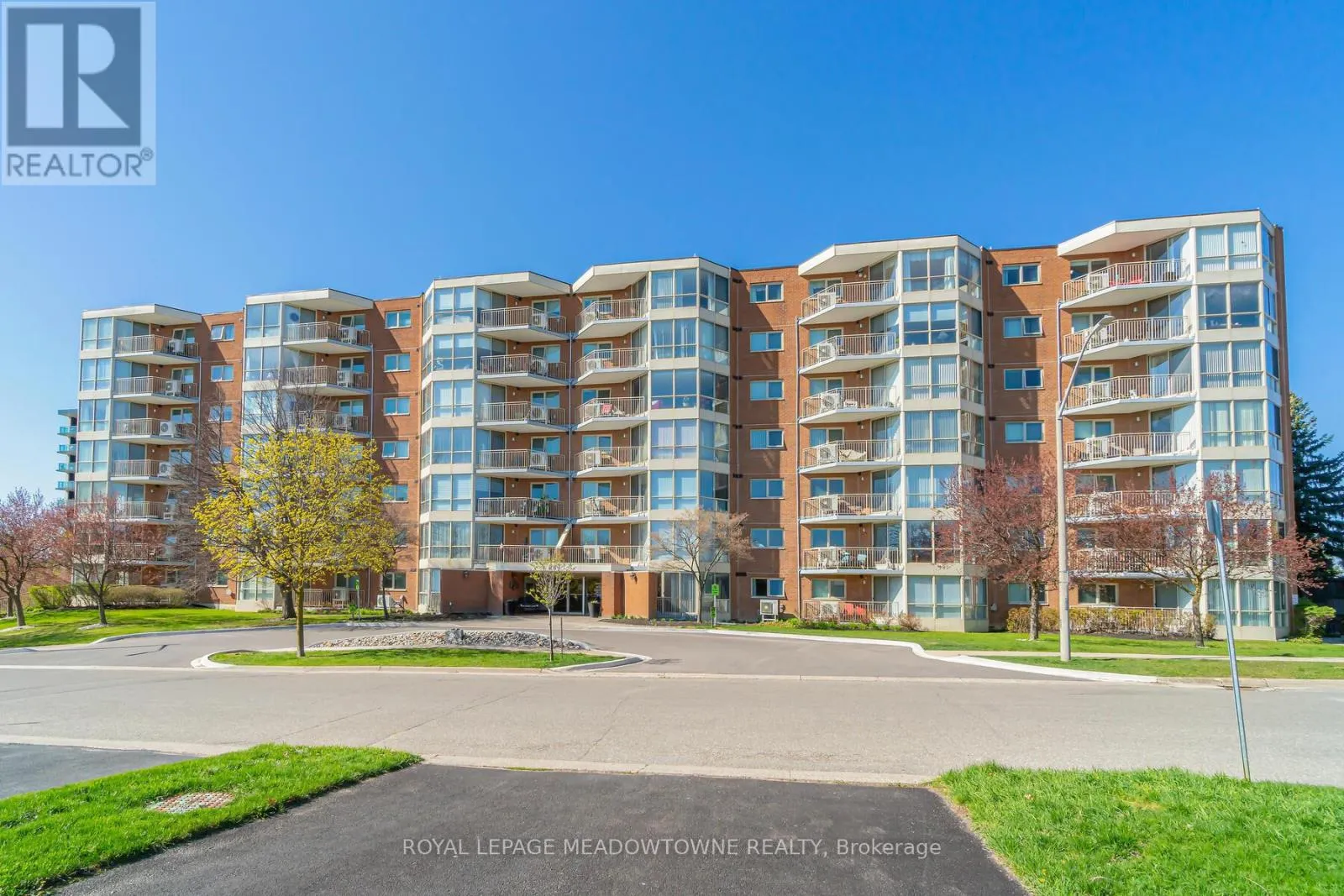 Apartment for rent: 205 - 26 Hall Road, Halton Hills, Ontario L7G 5G5