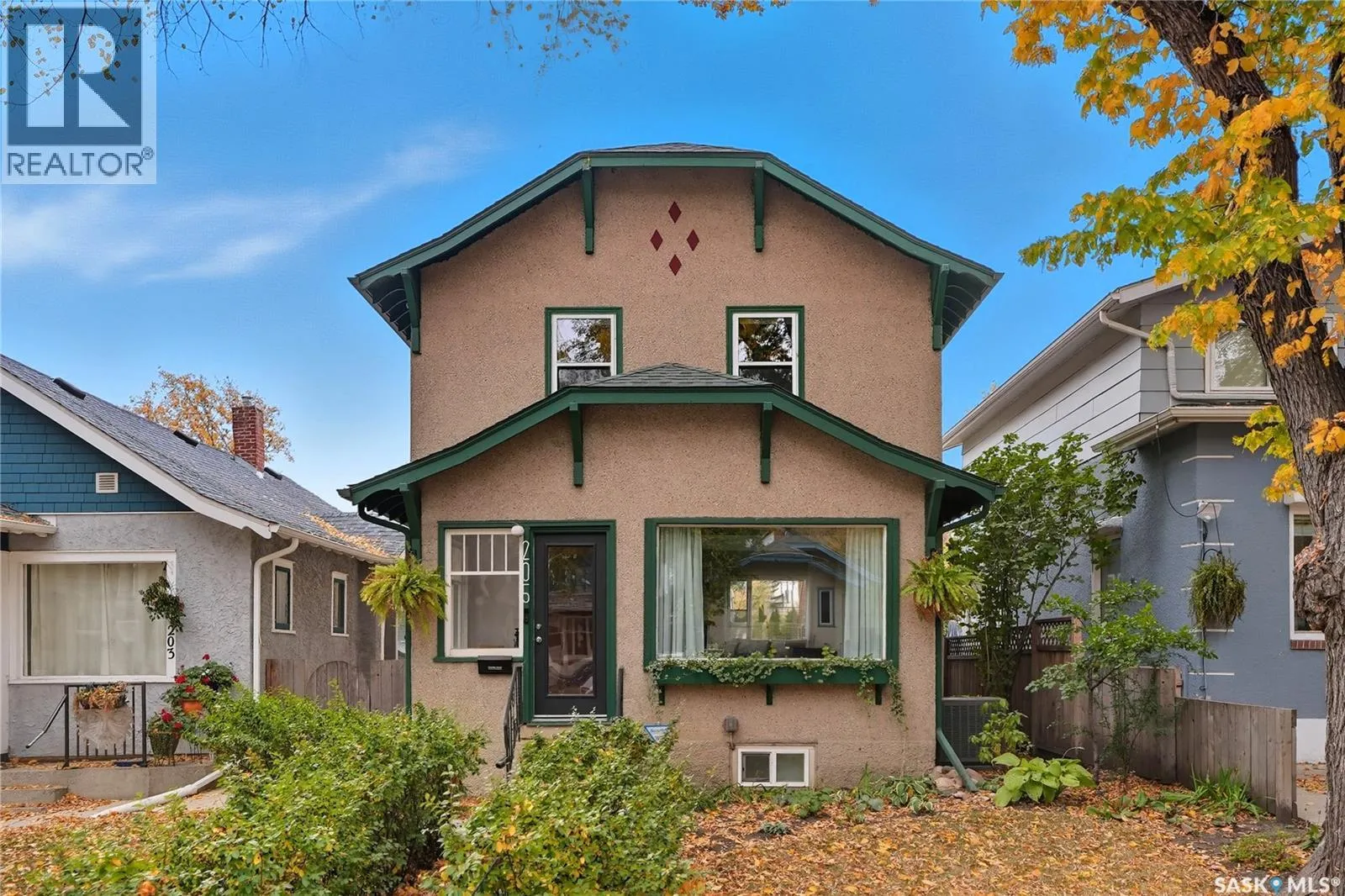 House for rent: 205 28th Street W, Saskatoon, Saskatchewan S7L 0K4