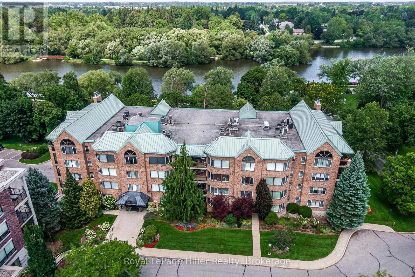 Apartment for rent: 205 - 30 Front Street, Stratford, Ontario N5A 7S3