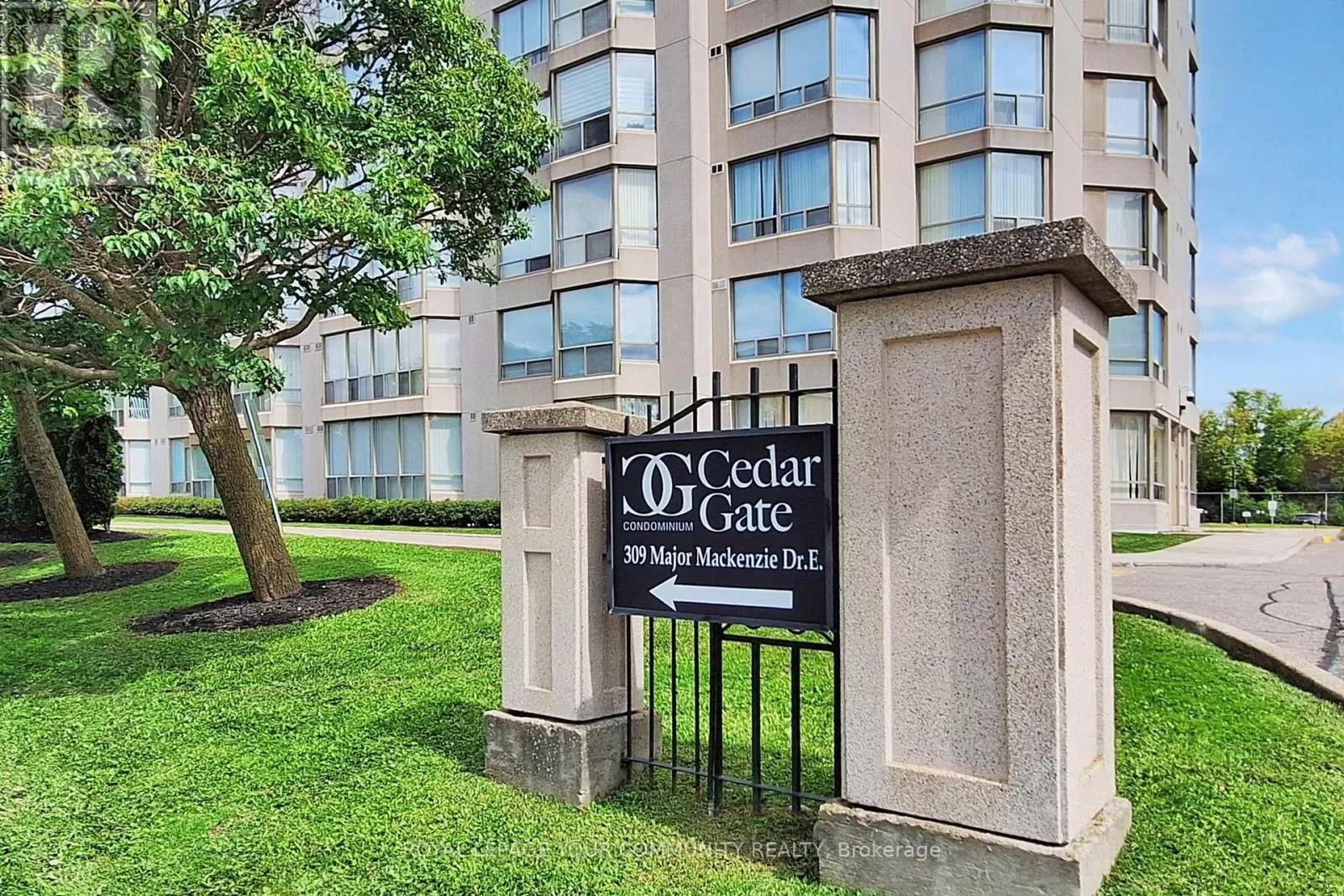 Apartment for rent: 205 - 309 Major Mackenzie Drive, Richmond Hill, Ontario L4C 9V5