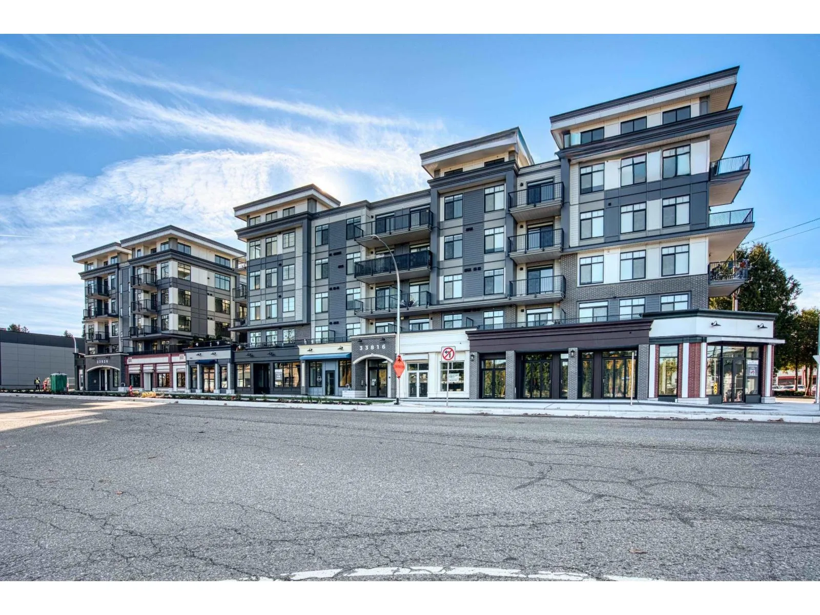 Apartment for rent: 205 33816 South Fraser Way, Abbotsford, British Columbia V2S 2C5