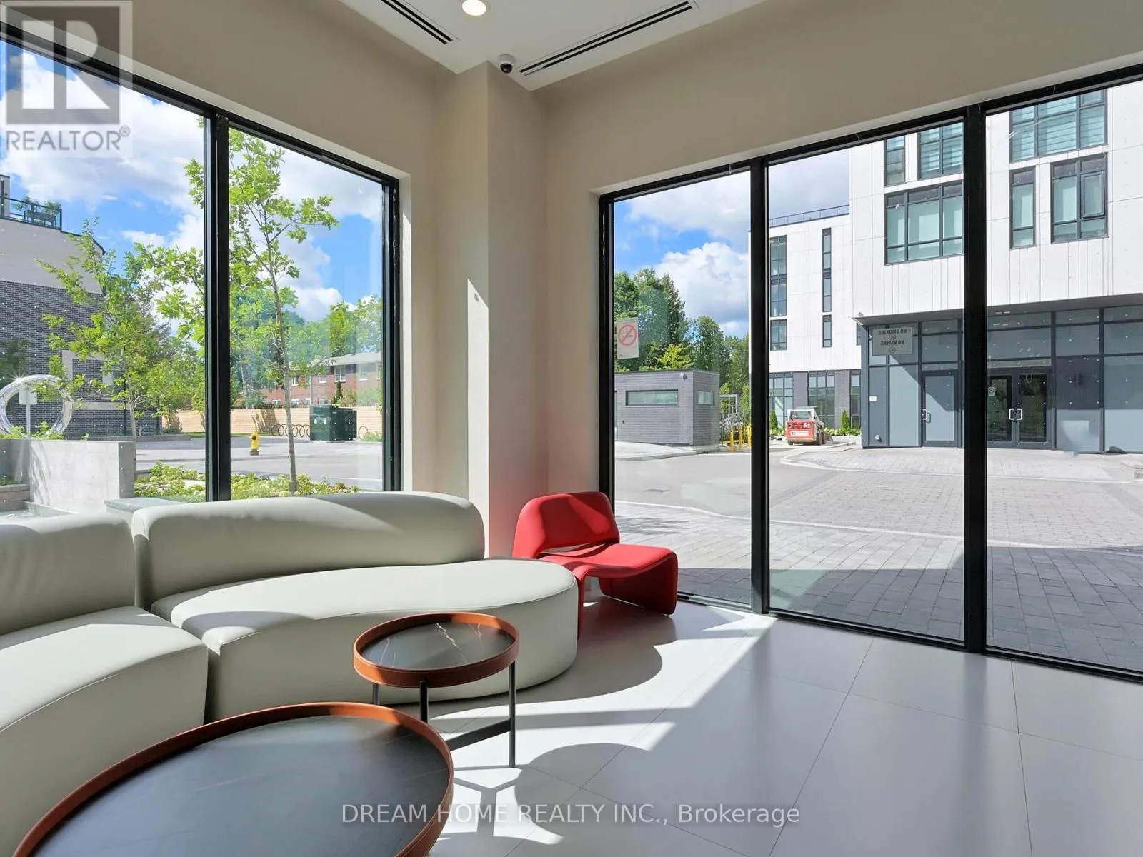 Apartment for rent: 205 - 3425 Sheppard Avenue E, Toronto, Ontario M1T 3K5