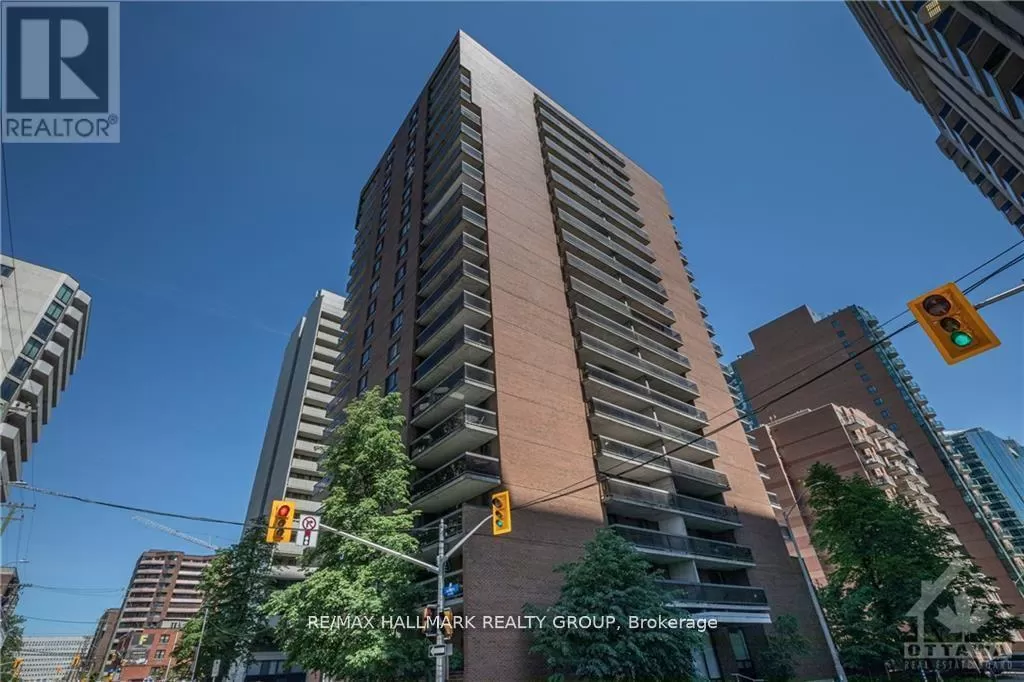 Apartment for rent: 205 - 475 Laurier Street W, Ottawa, Ontario K1R 7X1