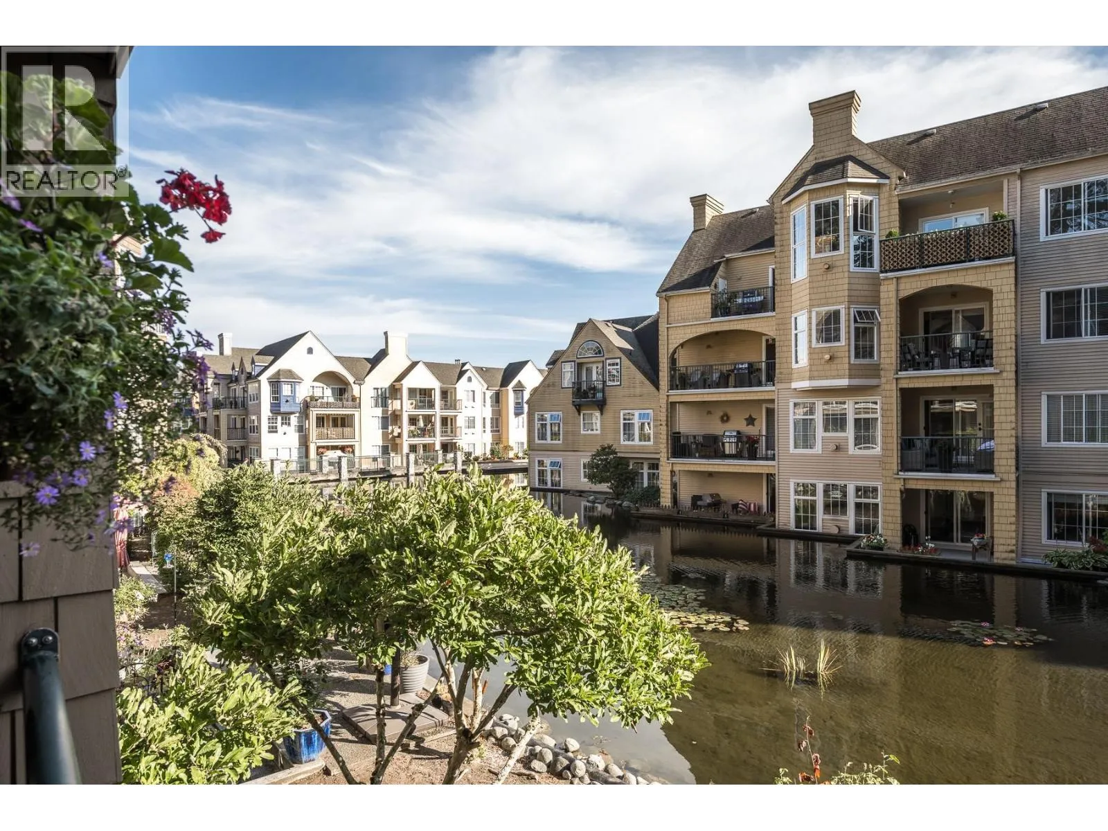 Apartment for rent: 205 5518 14th Avenue Avenue, Delta, British Columbia V4M 4E0