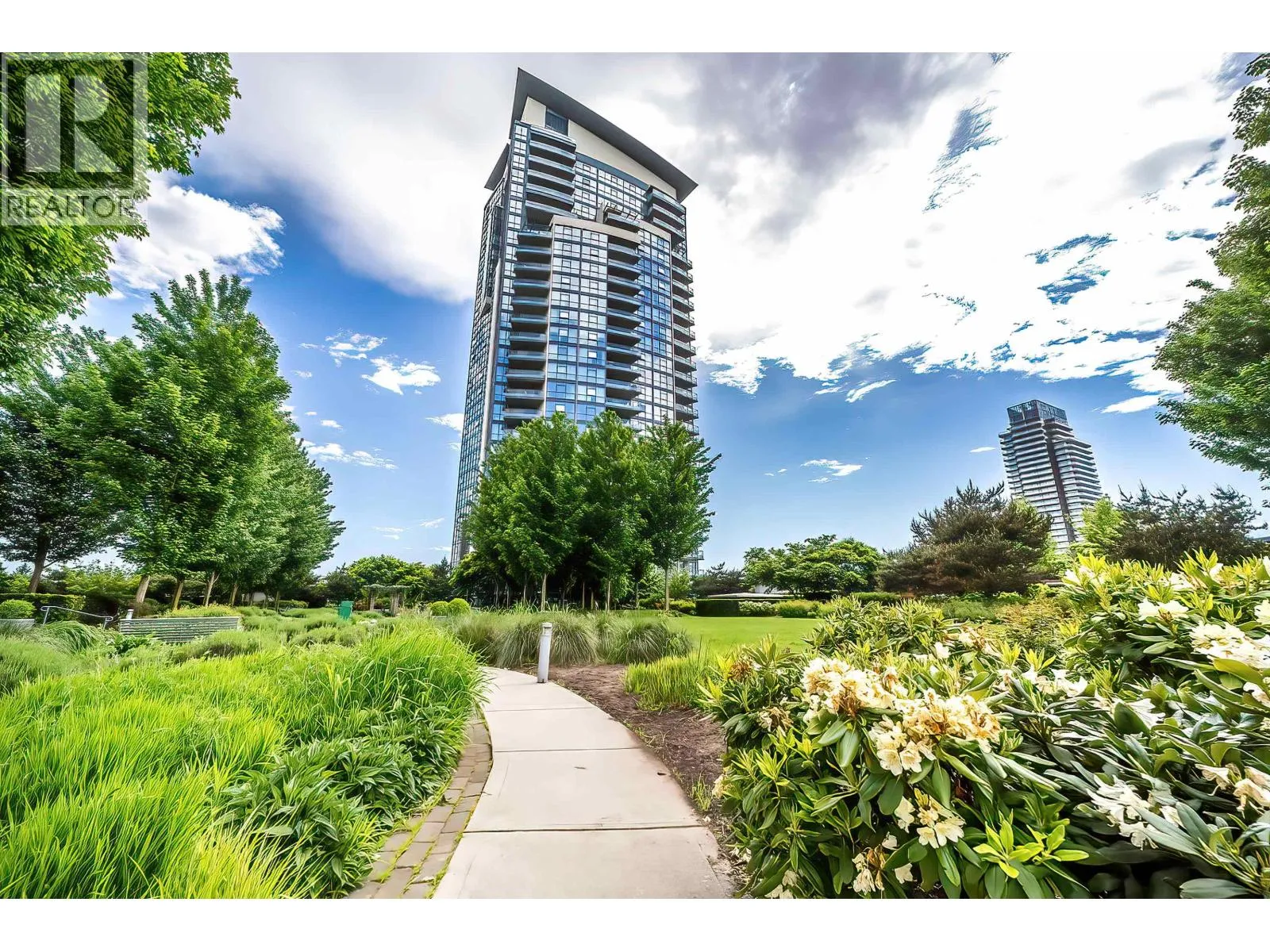 Apartment for rent: 205 5611 Goring Street, Burnaby, British Columbia V5B 0A3