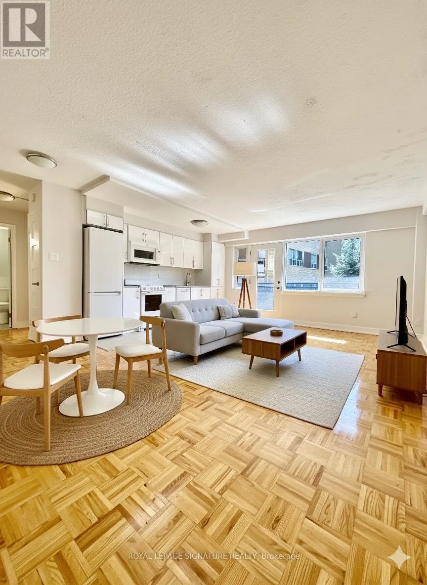 Other for rent: 205 - 95 Lawton Boulevard, Toronto, Ontario M4V 1Z8