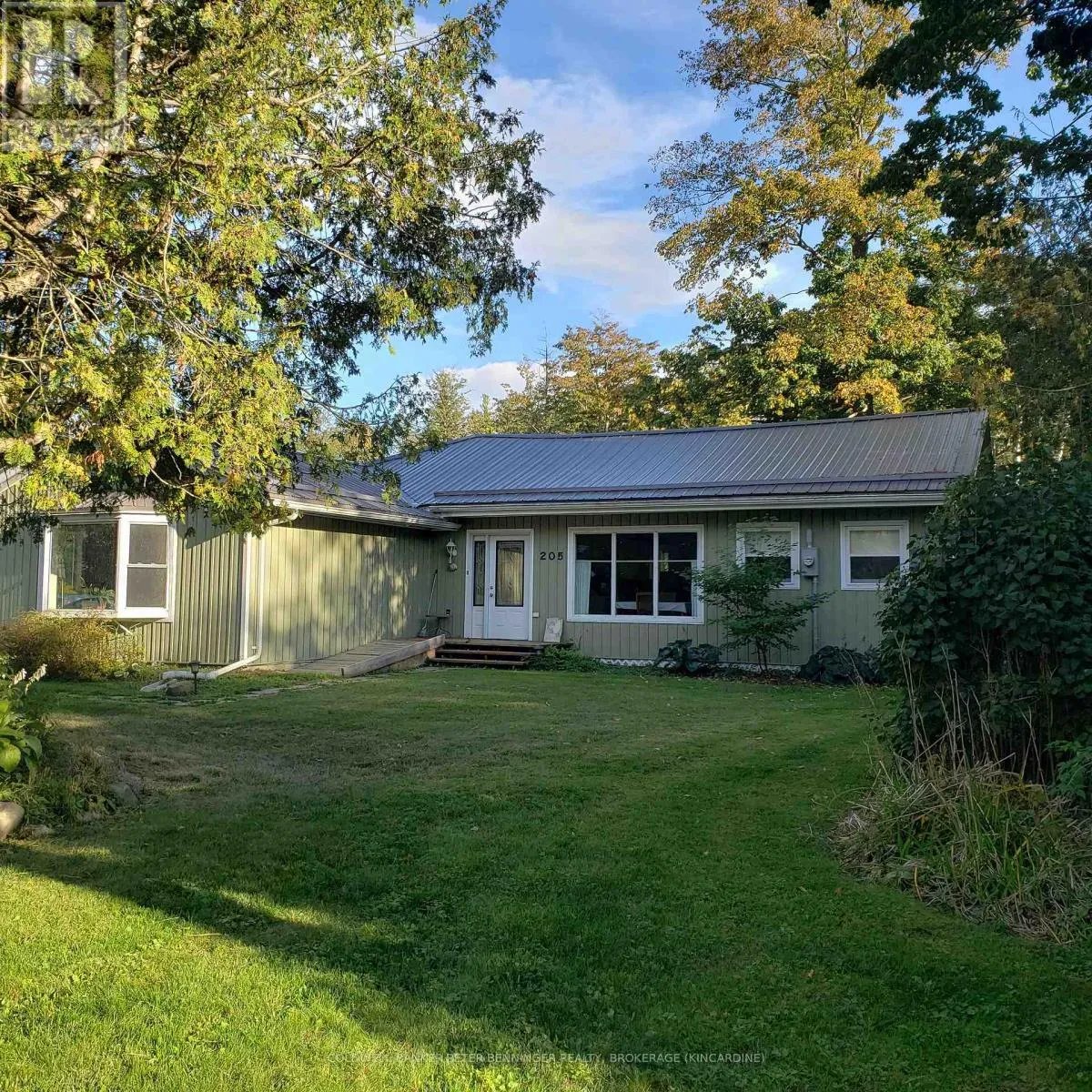 House for rent: 205 London Road, Huron-Kinloss, Ontario N2Z 2X3