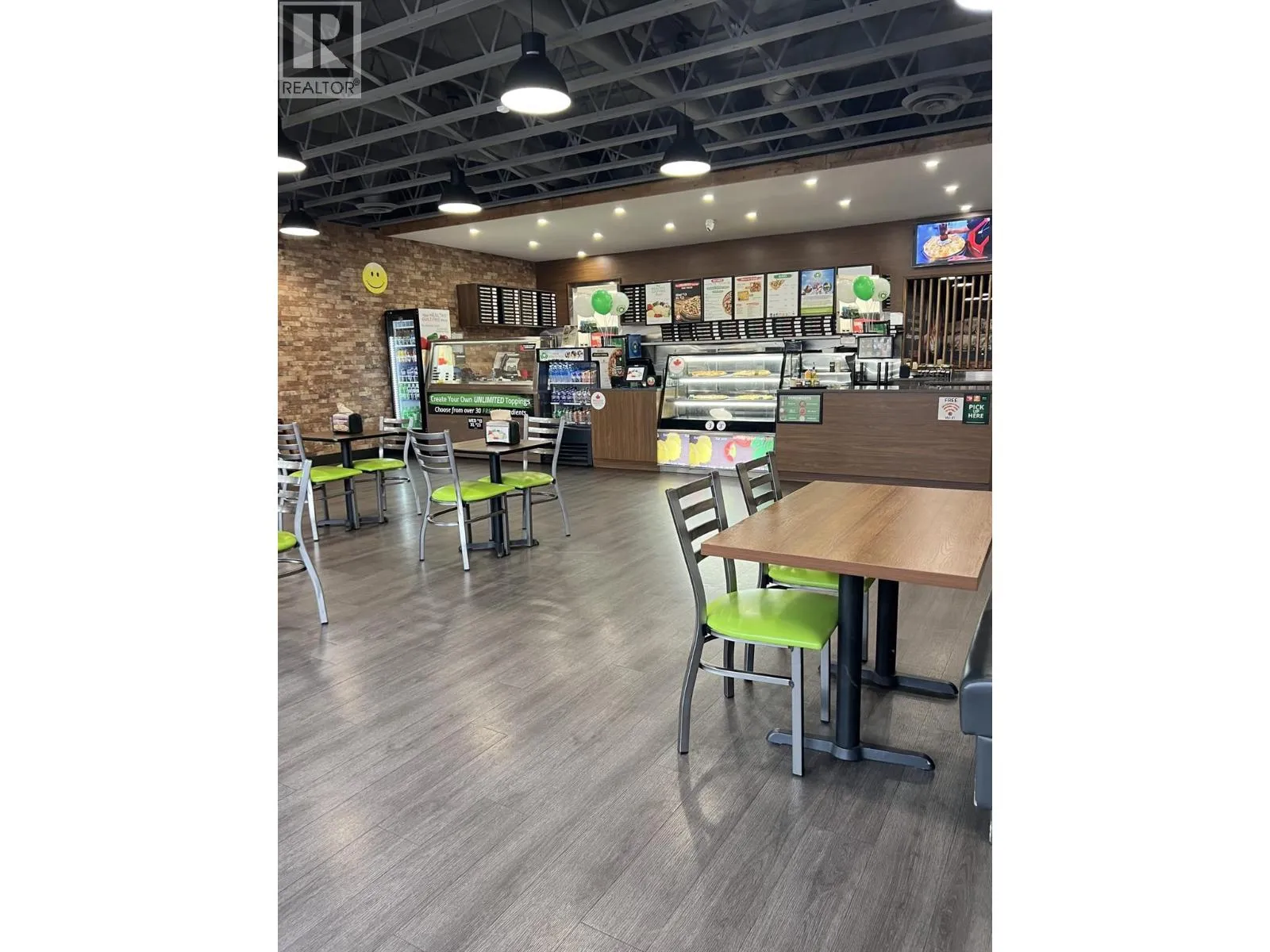 Retail for rent: 205 Martin Street, Penticton, British Columbia V2A 5K2