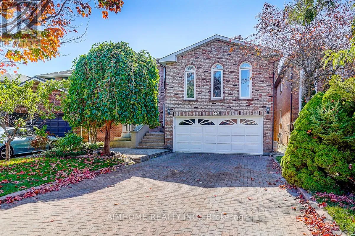 House for rent: 205 Pinewood Drive, Vaughan, Ontario L4J 5R7