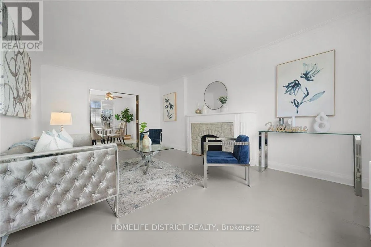 House for rent: 2055 Eglinton Avenue W, Toronto, Ontario M6E 2K4