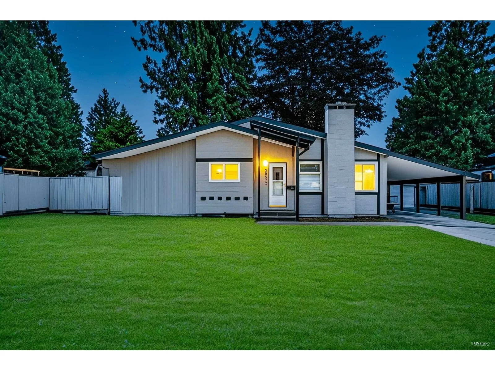 House for rent: 20572 43 Avenue, Langley, British Columbia V3A 3C2