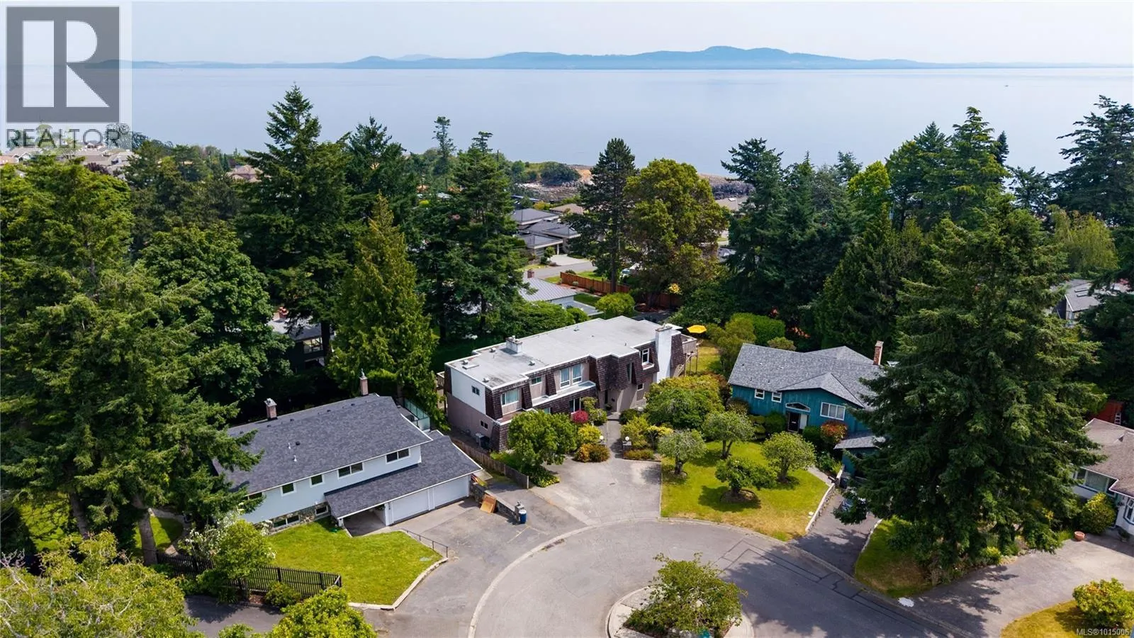 House for rent: 2059 Saltair Pl, Saanich, British Columbia V8N 4S4