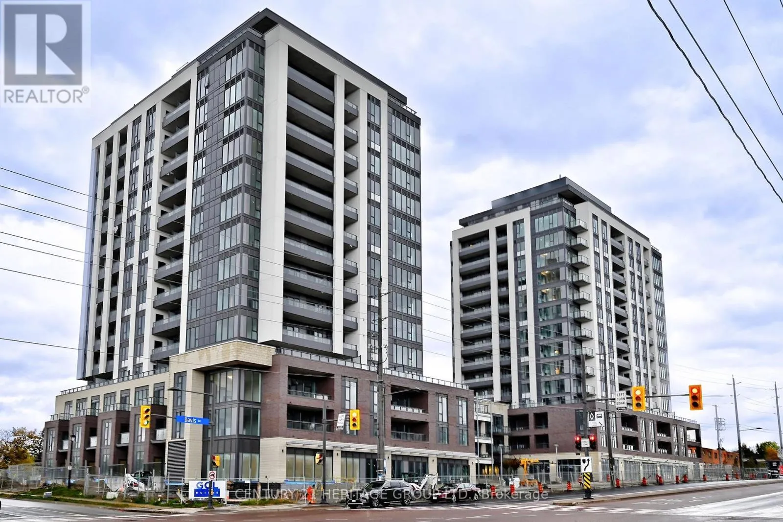 Apartment for rent: 205a - 705 Davis Drive, Newmarket, Ontario L3Y 2R2