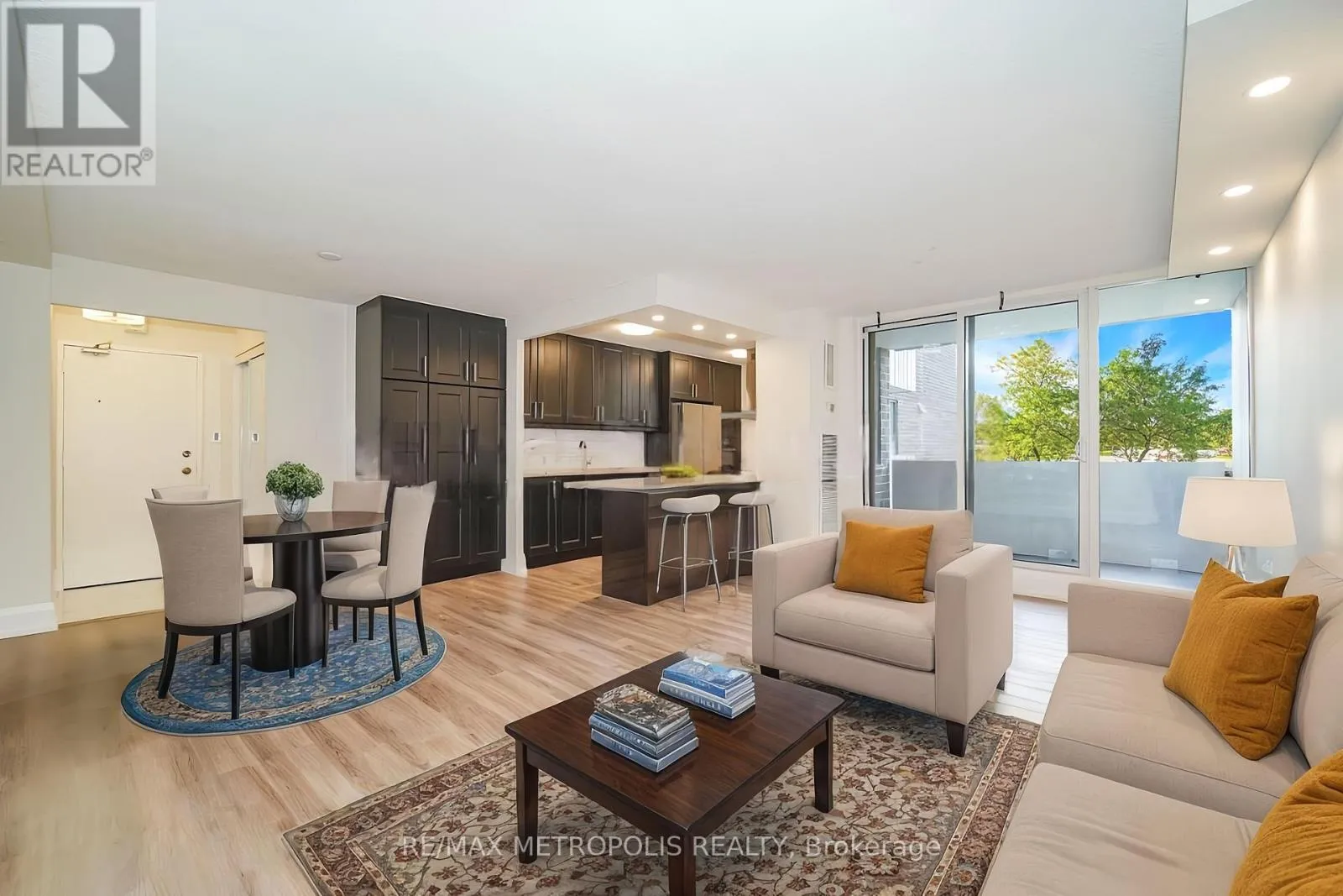 Apartment for rent: 206 - 10 Muirhead Road, Toronto, Ontario M2J 4P9