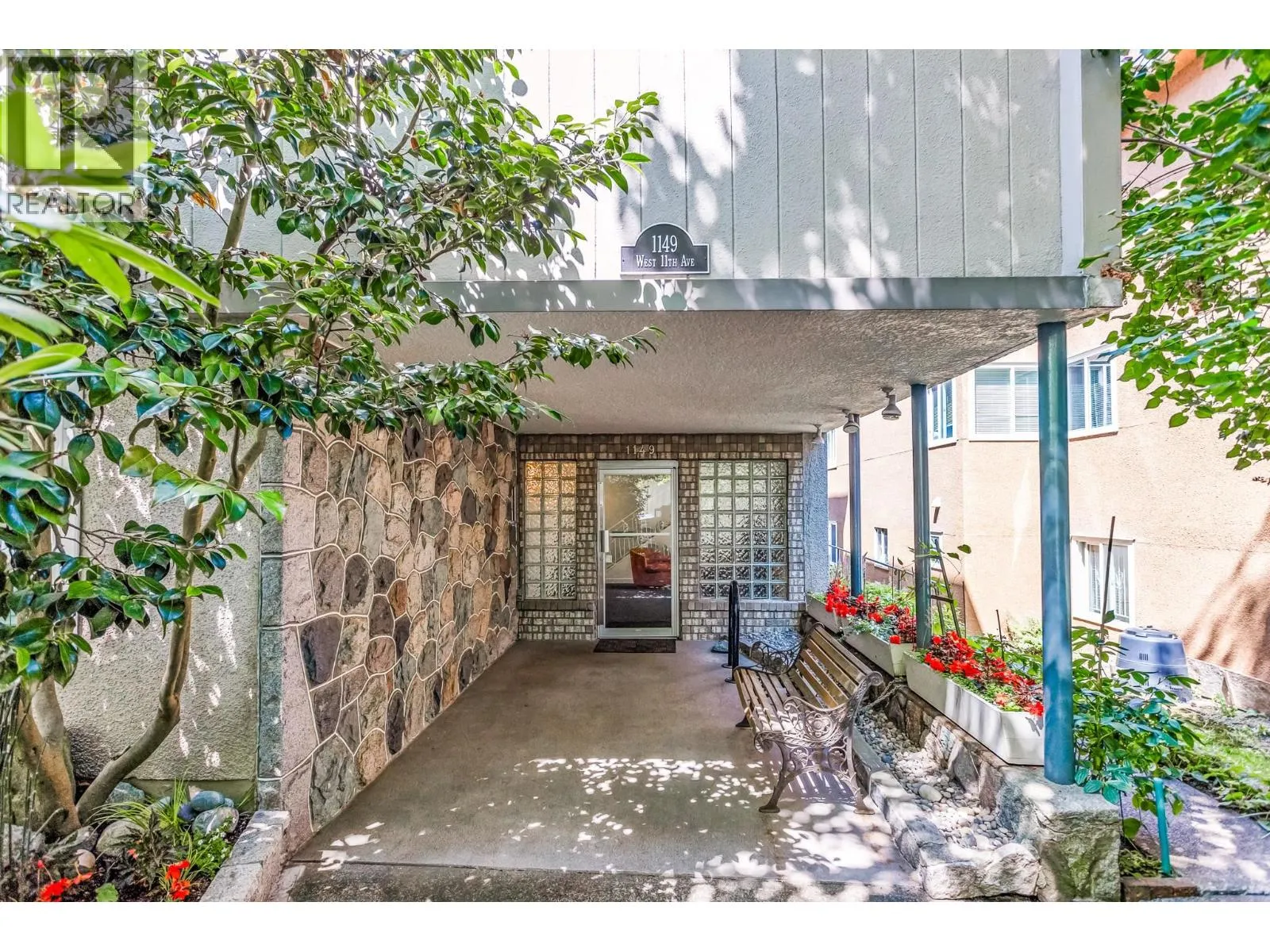 Apartment for rent: 206 1149 W 11th Avenue, Vancouver, British Columbia V6H 1K4