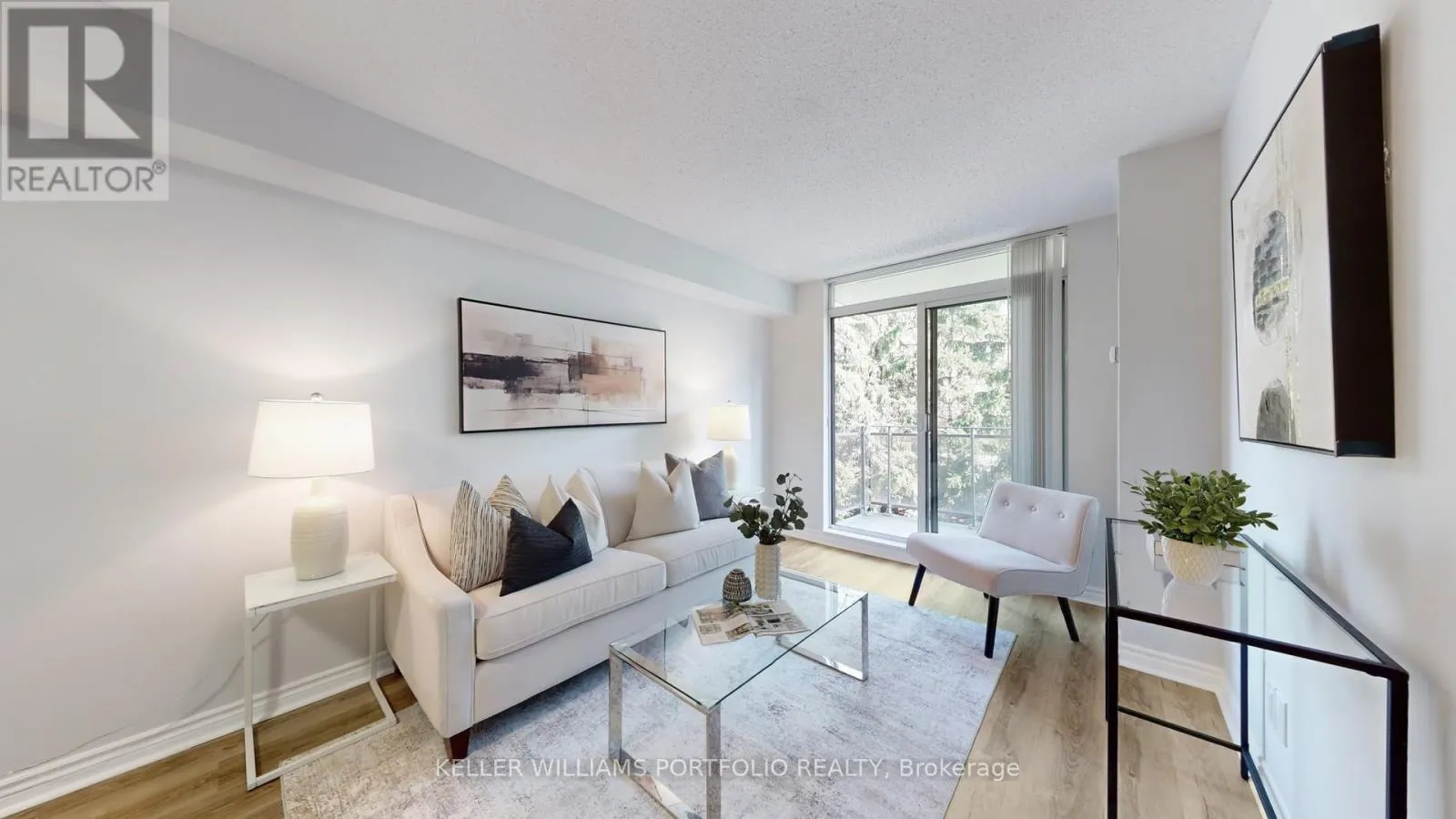 Apartment for rent: 206 - 1730 Eglinton Avenue E, Toronto, Ontario M4A 2X9