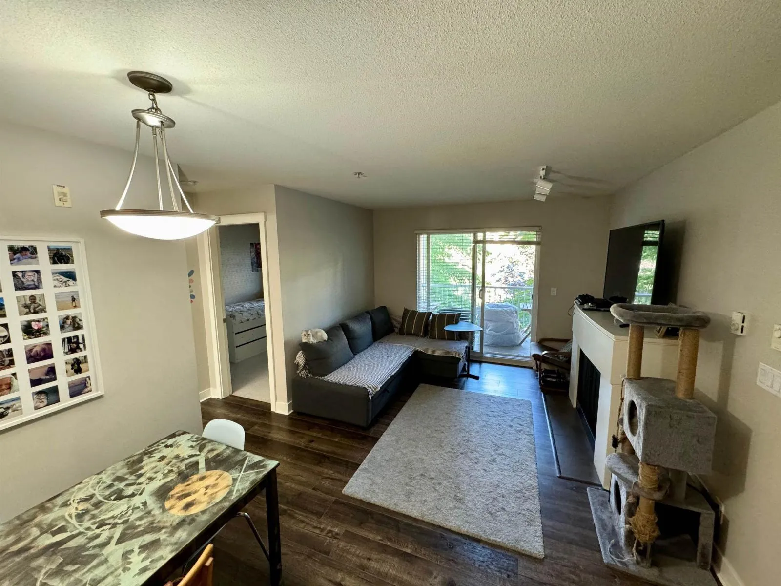 Apartment for rent: 206 19388 65 Avenue, Surrey, British Columbia V4N 5S1