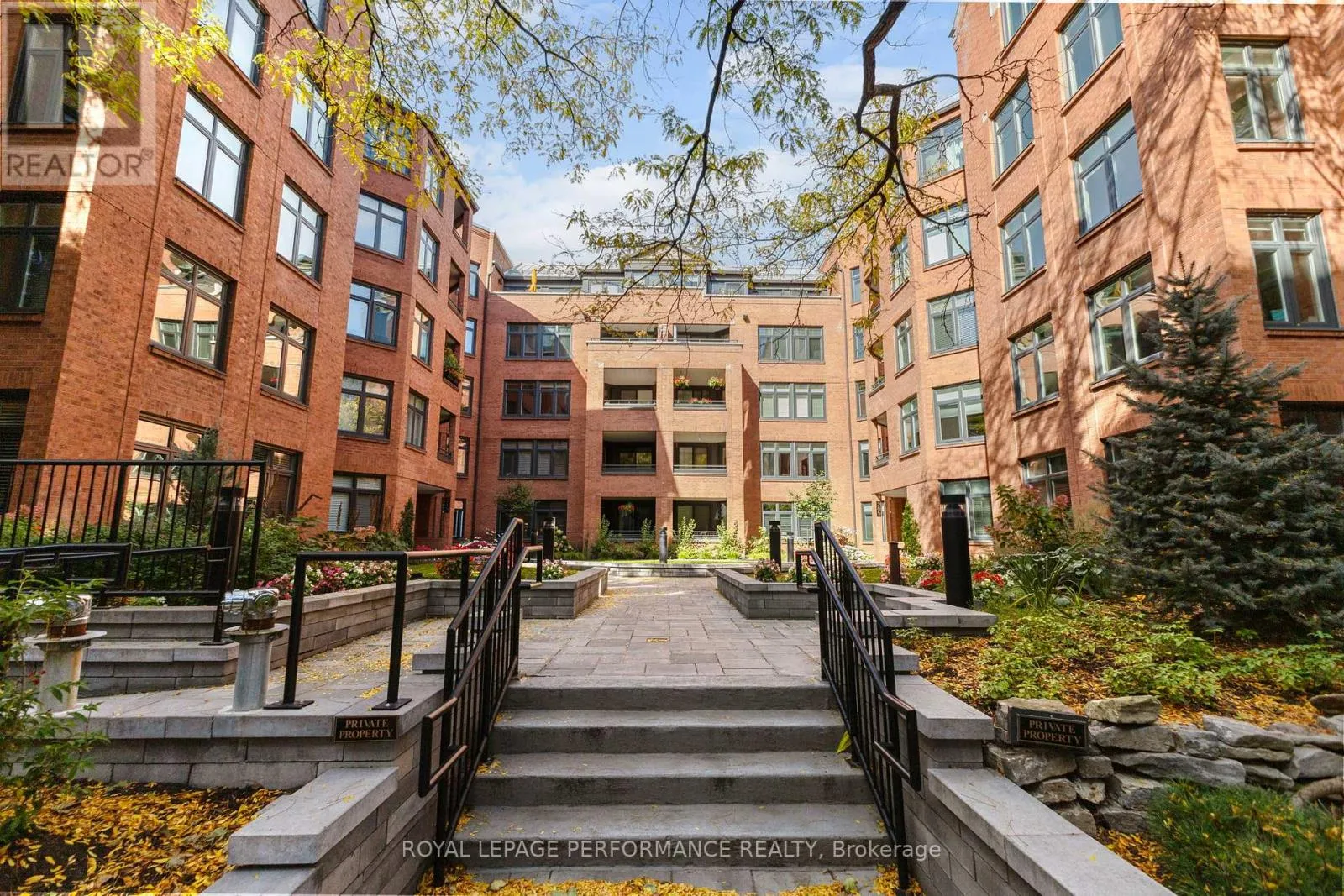 Apartment for rent: 206 - 205 Somerset Street W, Ottawa, Ontario K2P 0J1