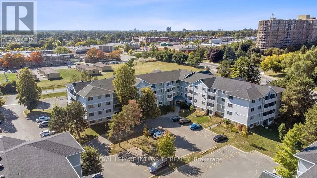 Apartment for rent: 206 - 212 Viewmount Drive, Ottawa, Ontario K2E 7X2