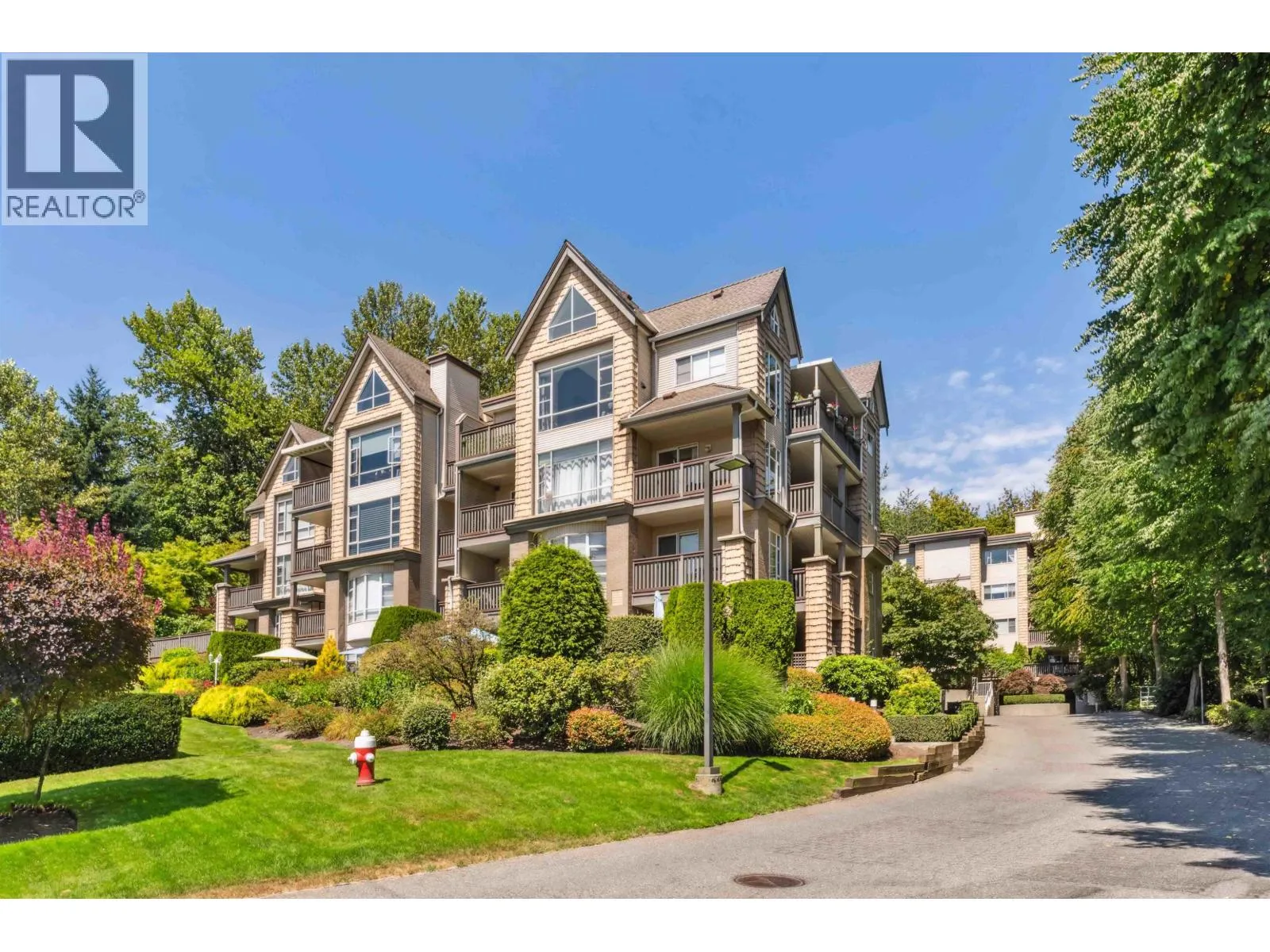 Apartment for rent: 206 22233 River Road, Maple Ridge, British Columbia V2X 3N7