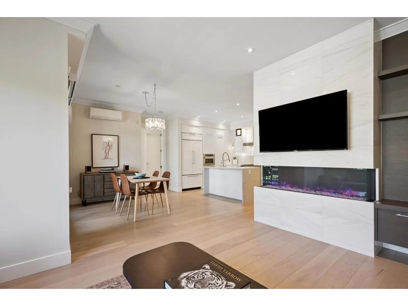 Apartment for rent: 206 23189 Francis Avenue, Langley, British Columbia V1M 0G4