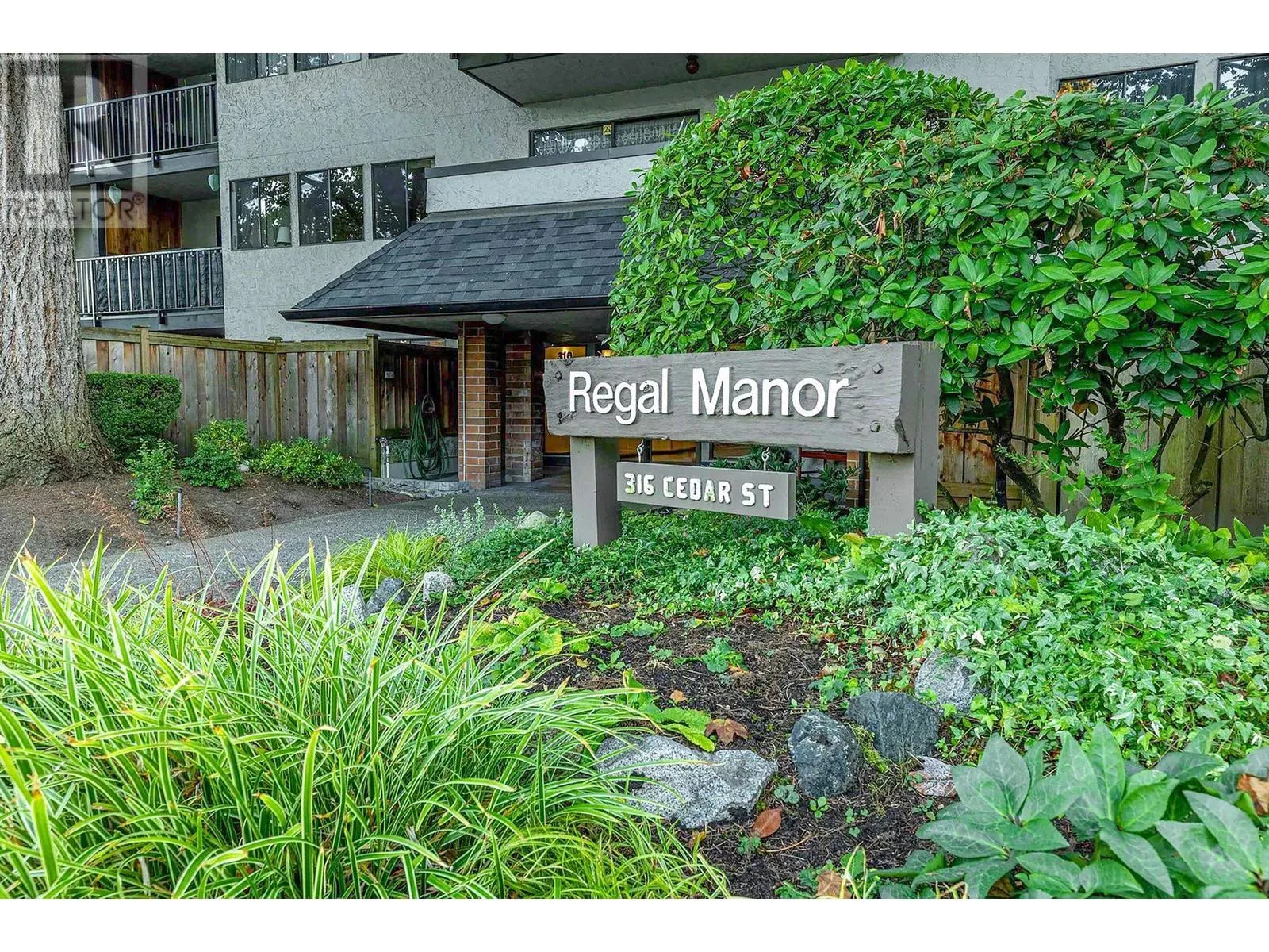 Apartment for rent: 206 316 Cedar Street, New Westminster, British Columbia V3L 3P1