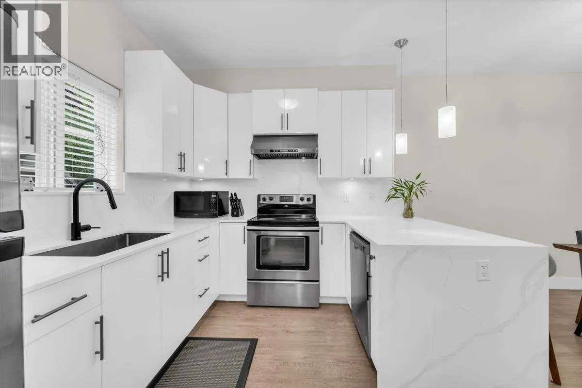 Row / Townhouse for rent: 206 3888 Norfolk Street, Burnaby, British Columbia V5G 1E5