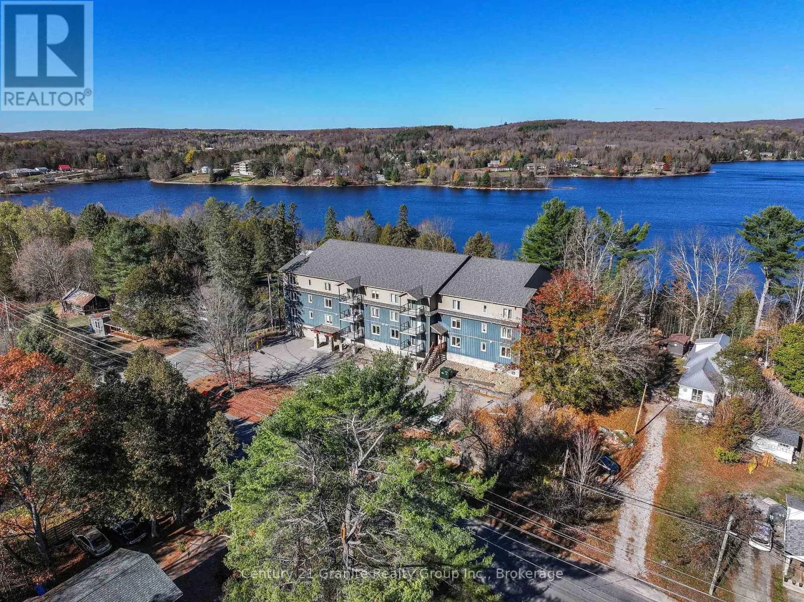 Apartment for rent: 206 - 4 Lake Avenue, Dysart et al, Ontario K0M 1S0