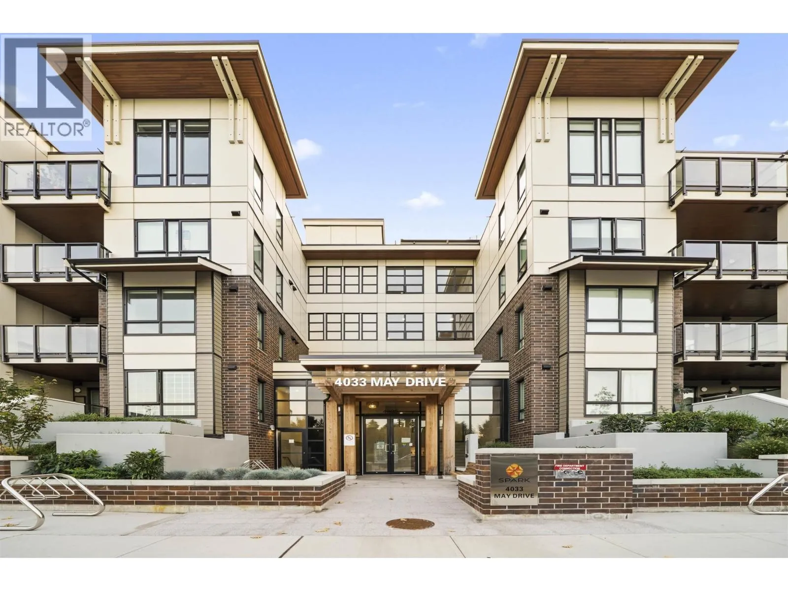 Apartment for rent: 206 4033 May Drive, Richmond, British Columbia V6X 0T3