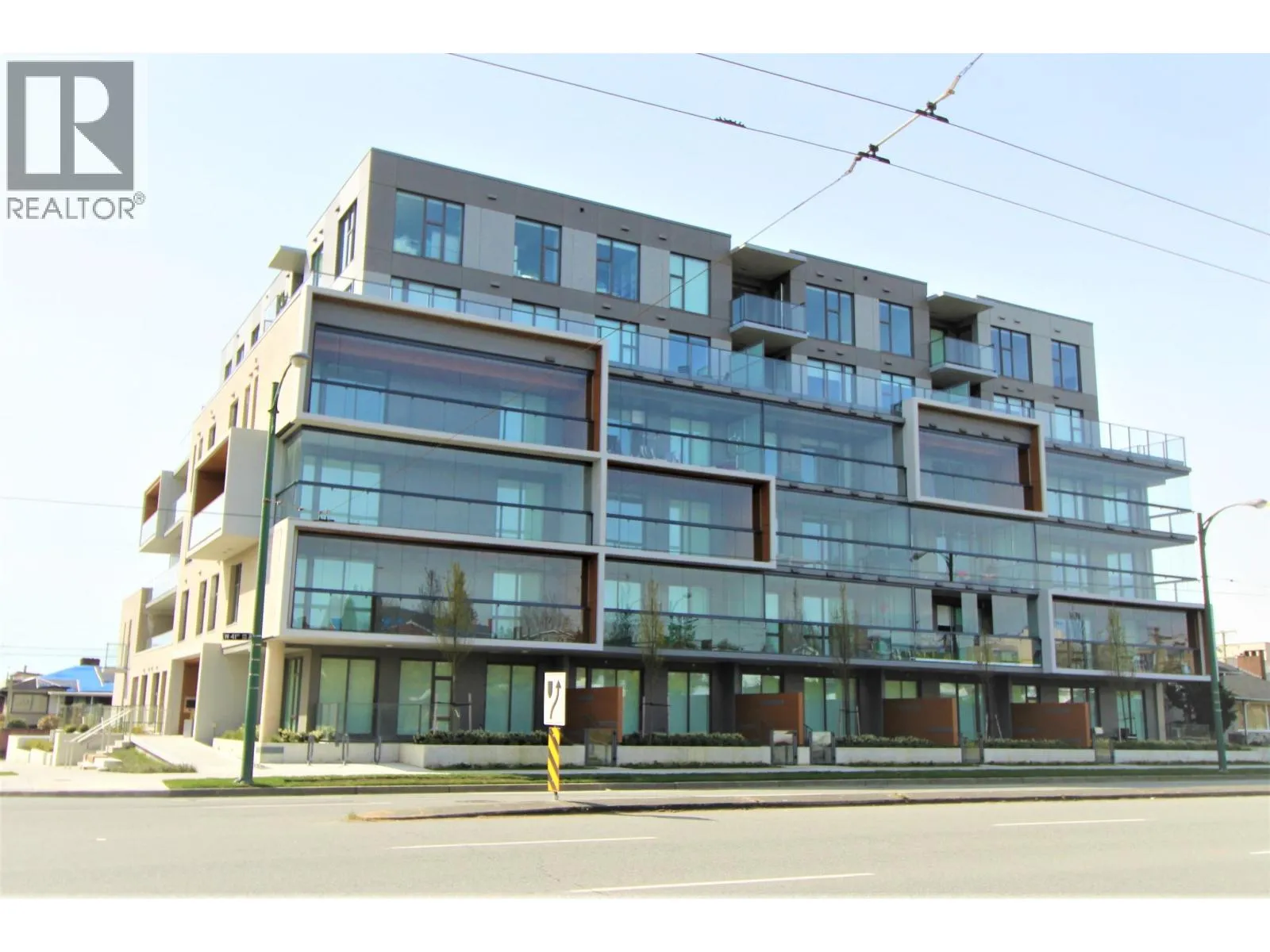 Apartment for rent: 206 5733 Alberta Street, Vancouver, British Columbia V5Y 0M3