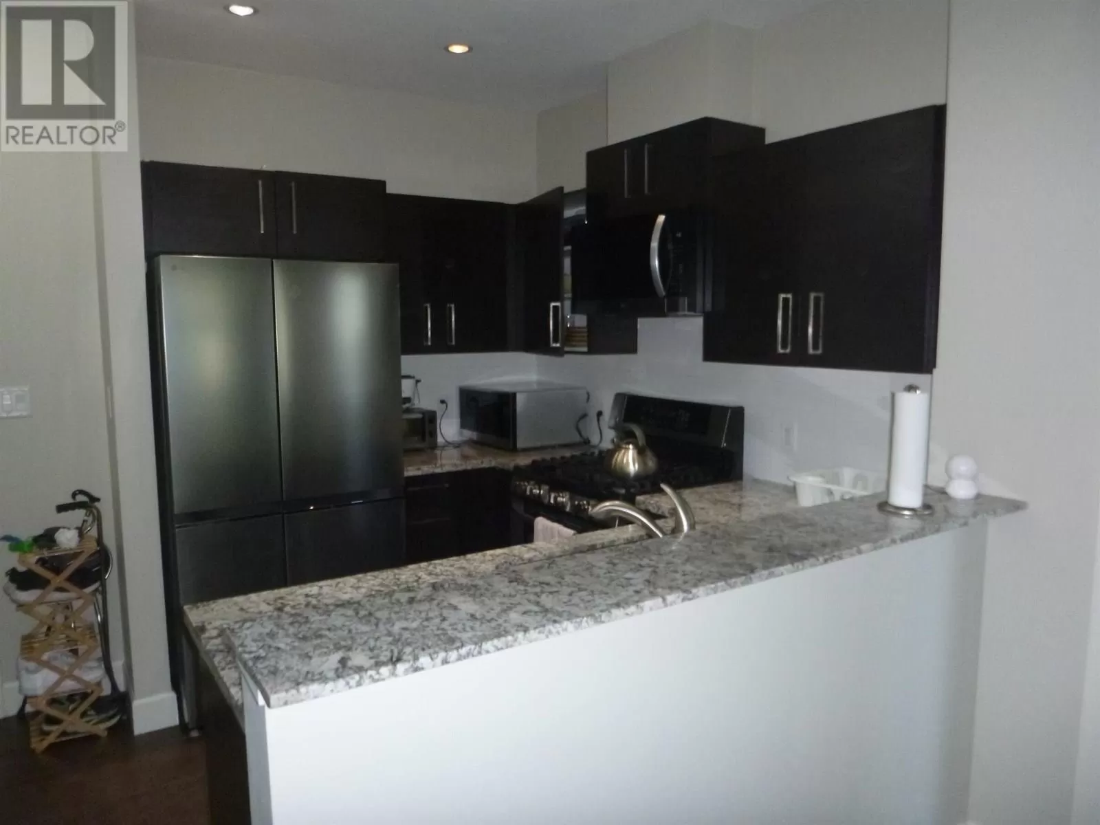 Apartment for rent: 206 6611 Eckersley Road, Richmond, British Columbia V6Y 0B7