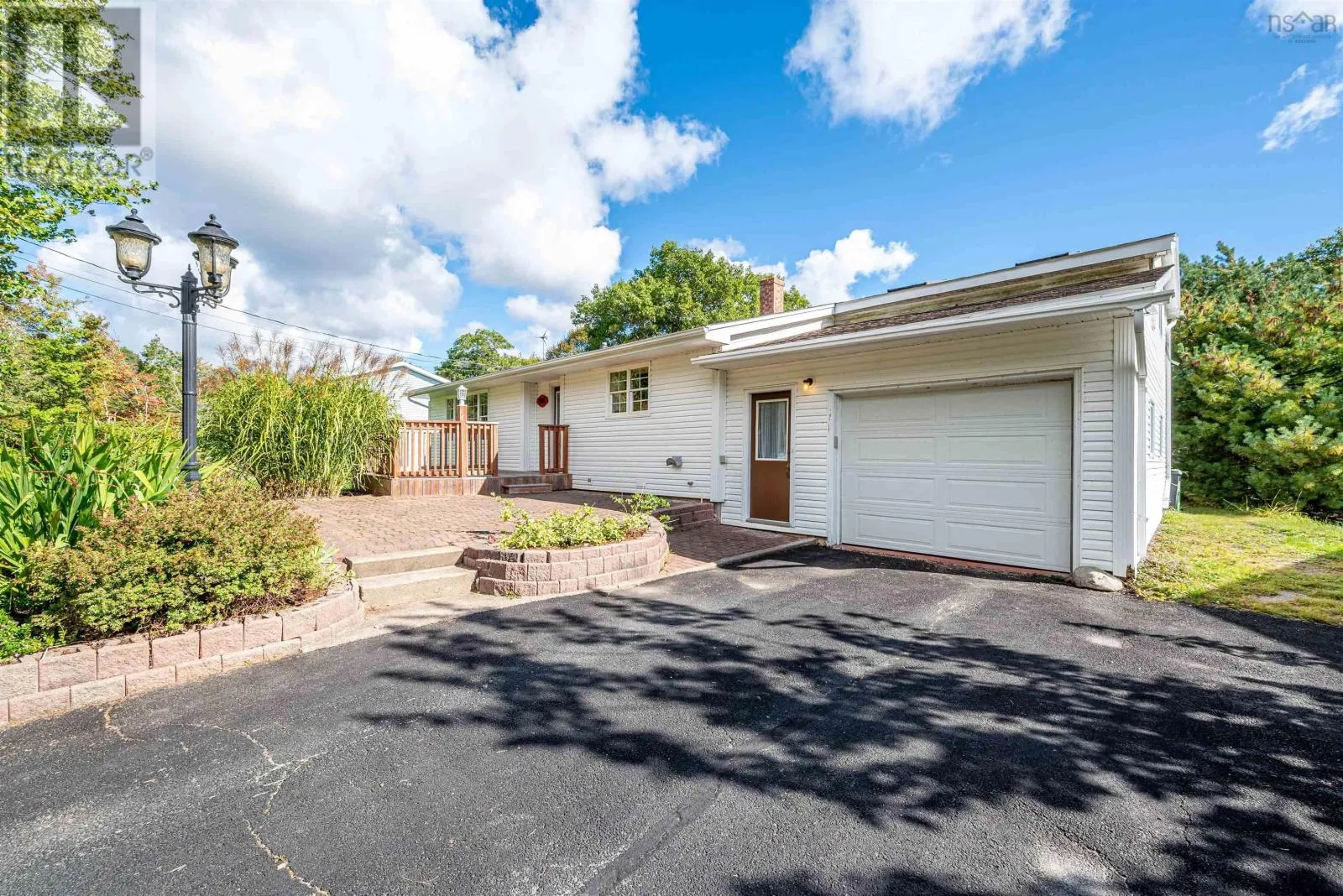 House for rent: 206 Lakeview Road, Lakeview, Nova Scotia B4C 4C8