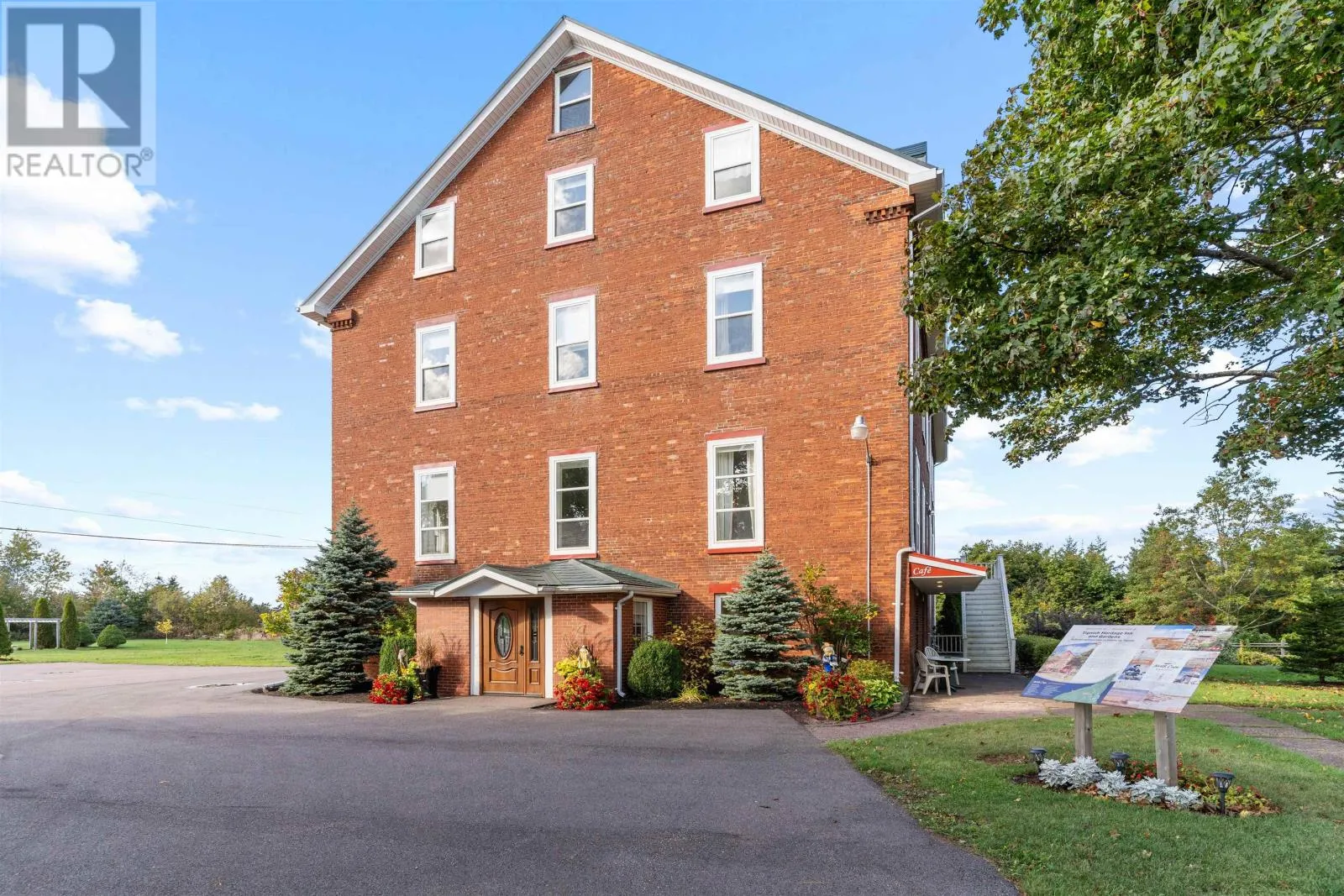 206 Maple Street, Tignish, Prince Edward Island C0B 2B0