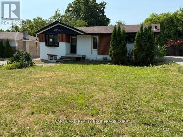 House for rent: 206 Parkview Crescent, Newmarket, Ontario L3Y 2C8