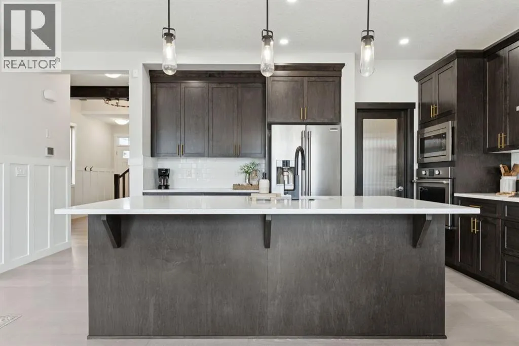 House for rent: 206 Riviera View, Cochrane, Alberta T4C 0Z2