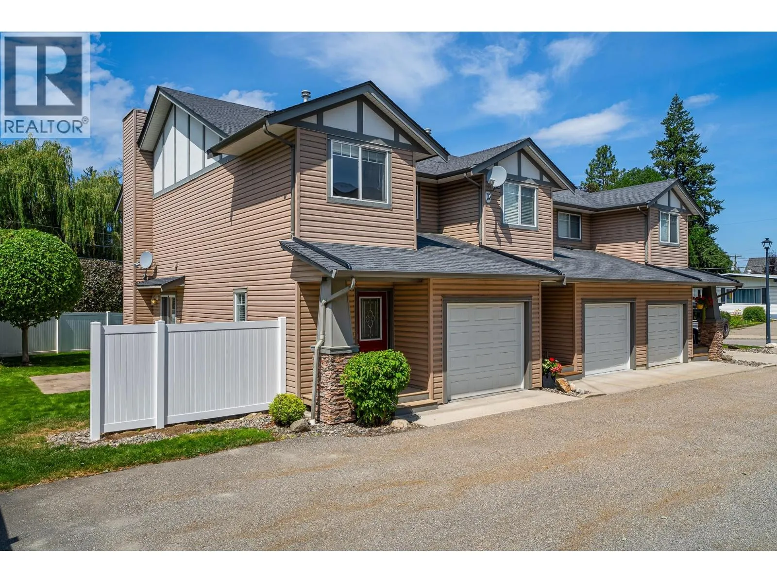 Row / Townhouse for rent: 2060 12th Avenue Ne Unit# 3, Salmon Arm, British Columbia V1E 3P6