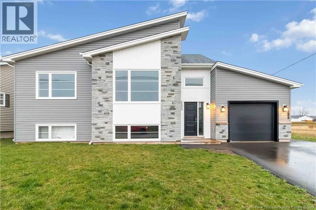 Duplex for rent: 206-208 Maccoun Street, Moncton, New Brunswick E1A 0Y6