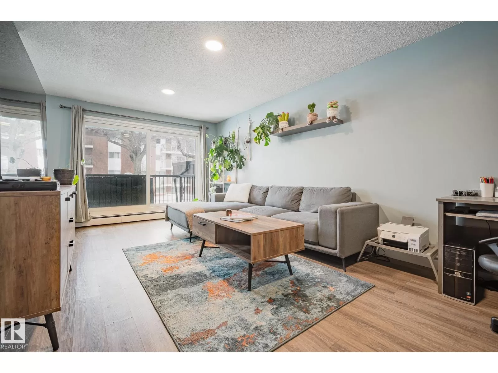 Apartment for rent: 207 10149 83 Av Nw, Edmonton, Alberta T6E 2C5