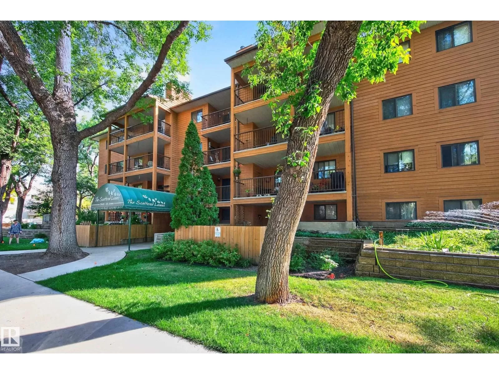 Apartment for rent: #207 10421 93 St Nw, Edmonton, Alberta T5H 1X5