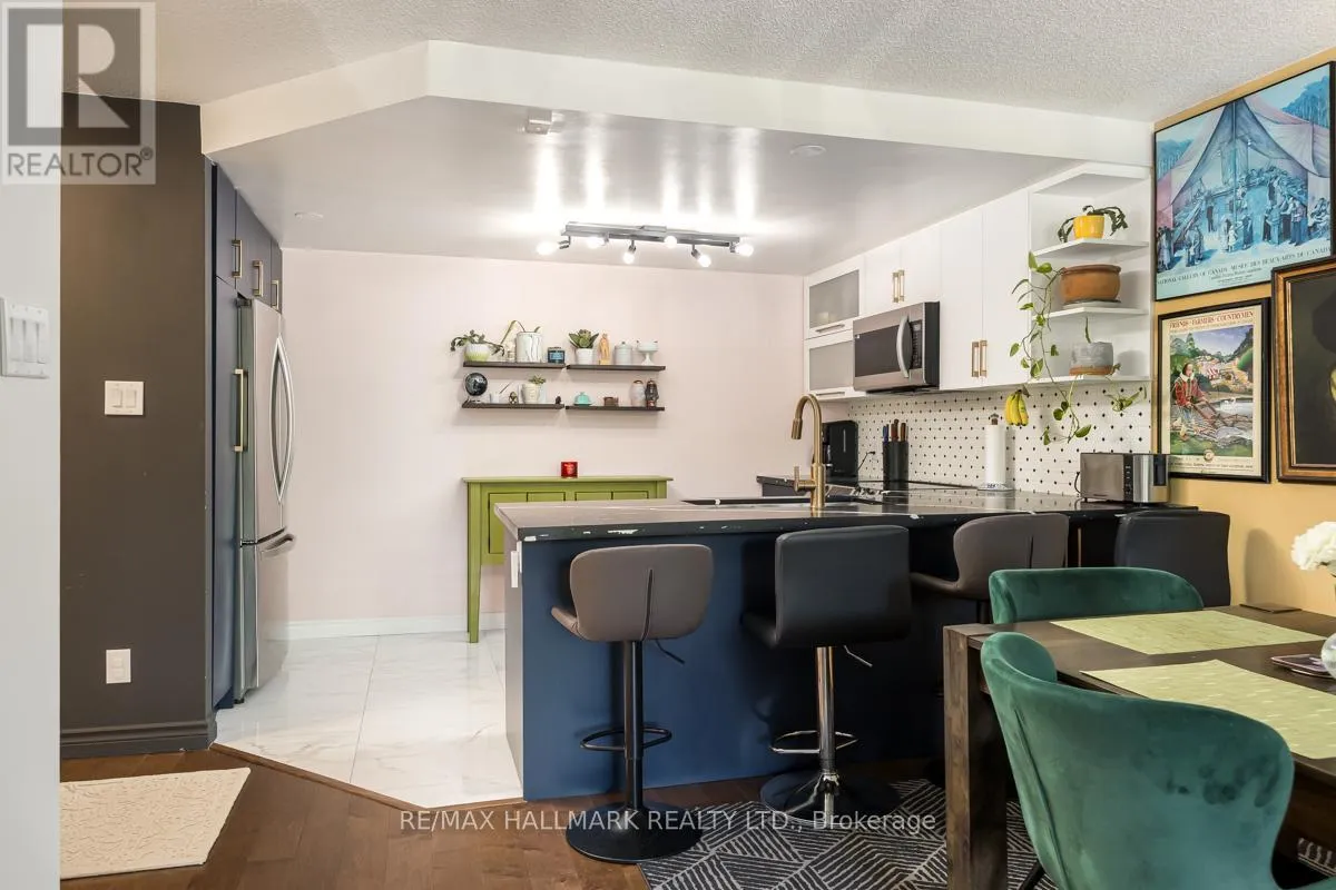 Apartment for rent: 207 - 1101 Steeles Avenue W, Toronto, Ontario M2R 3W5