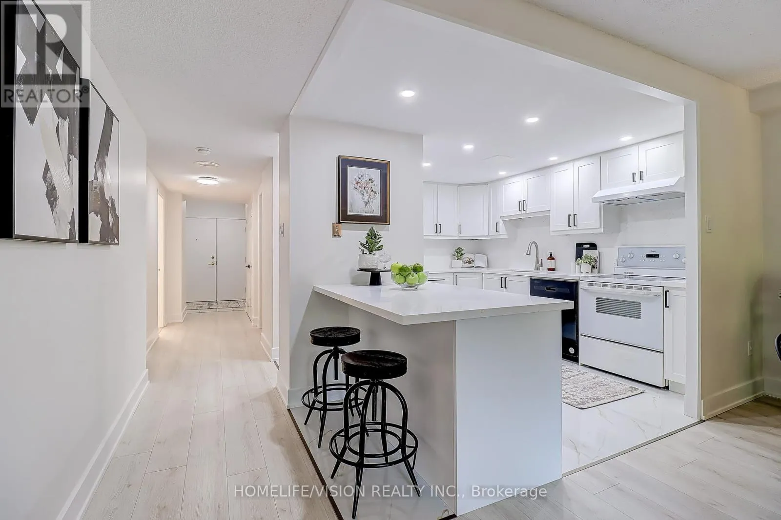 Apartment for rent: 207 - 131 Beecroft Road, Toronto, Ontario M2N 6G9