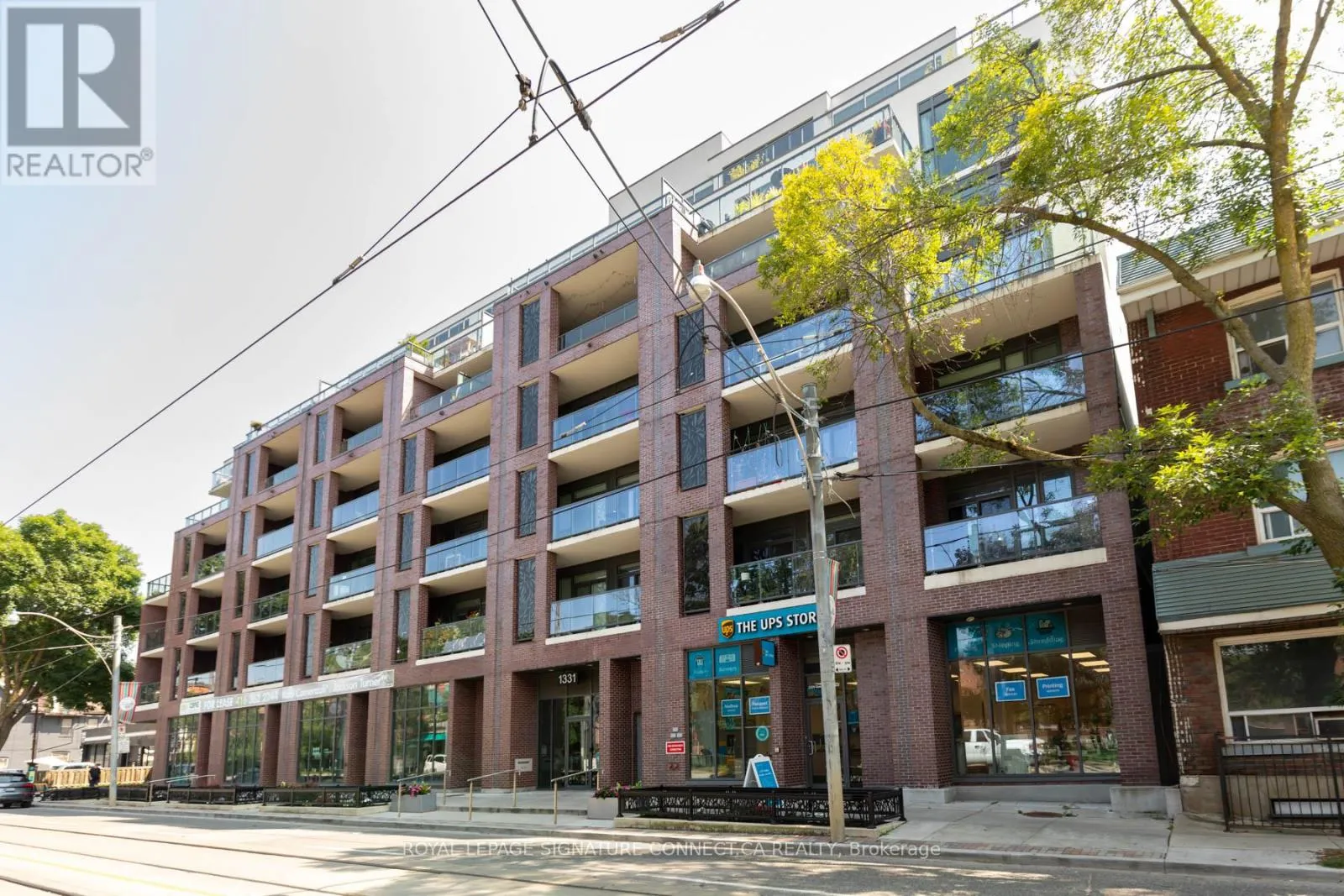 Apartment for rent: 207 - 1331 Queen Street E, Toronto, Ontario M4L 0B1